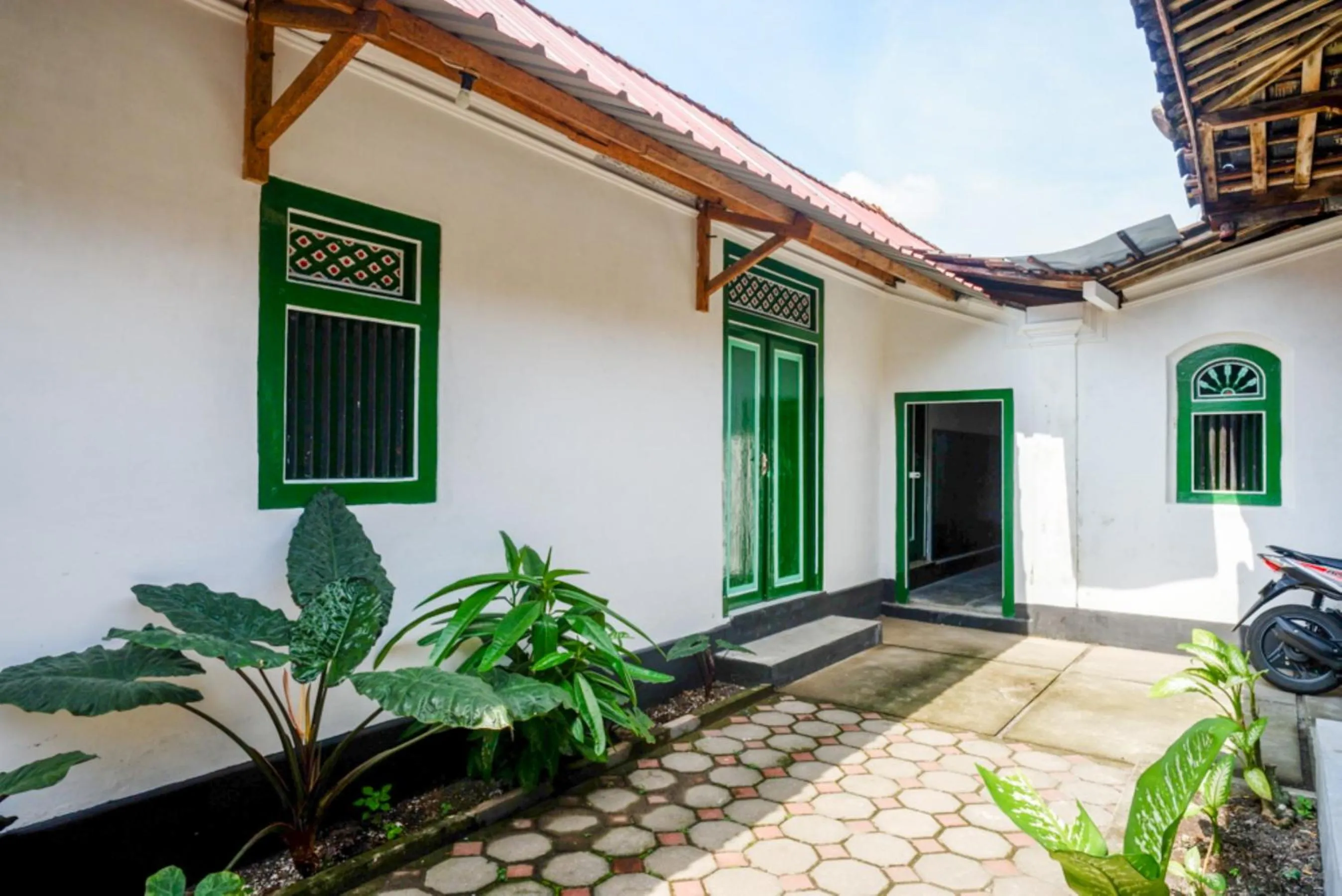 RedDoorz Syariah @ Ndalem Kembang Sore Yogyakarta