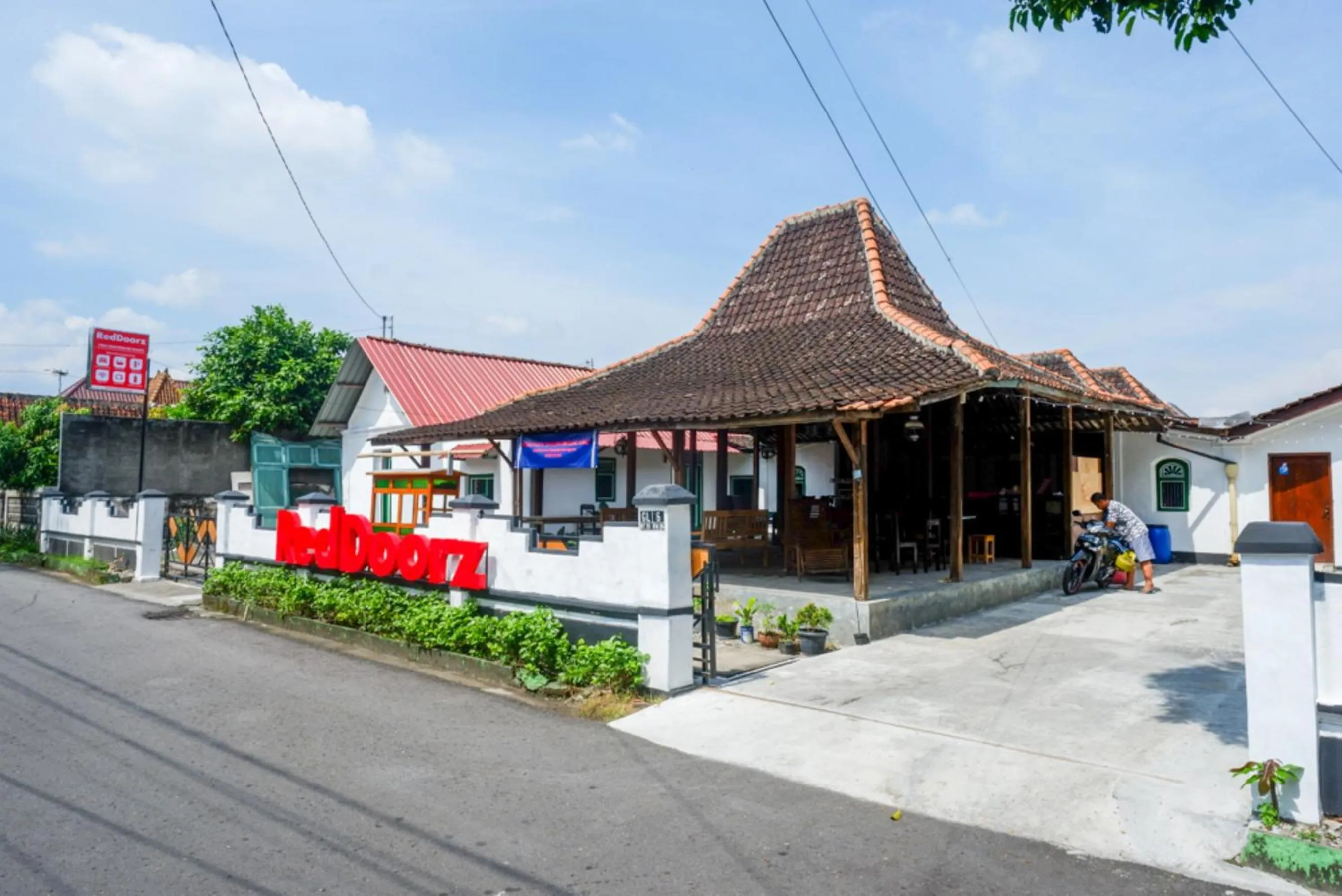 RedDoorz Syariah @ Ndalem Kembang Sore Yogyakarta