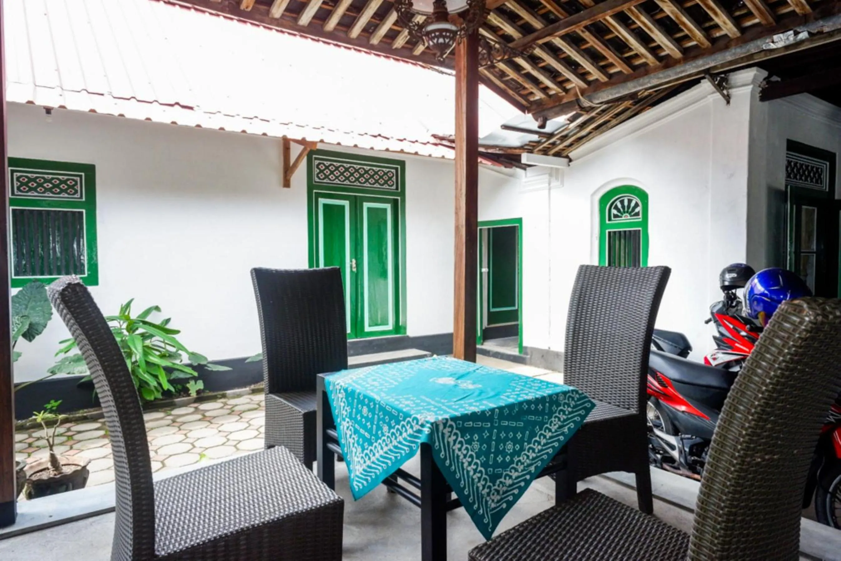 RedDoorz Syariah @ Ndalem Kembang Sore Yogyakarta