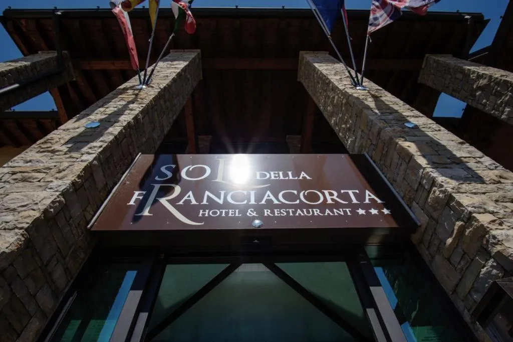 Facade/entrance in Sole della Franciacorta - Hotel & Restaurant