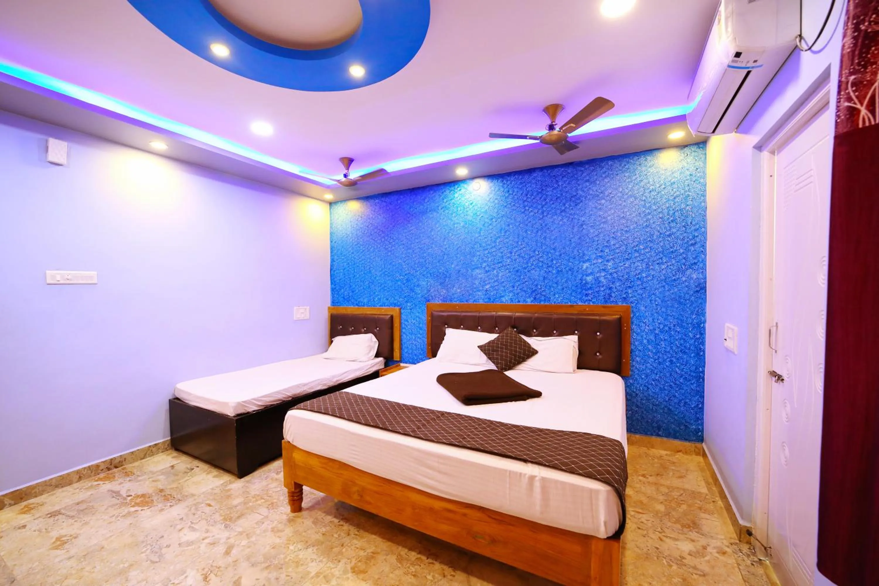 Bed in DayLight Stay