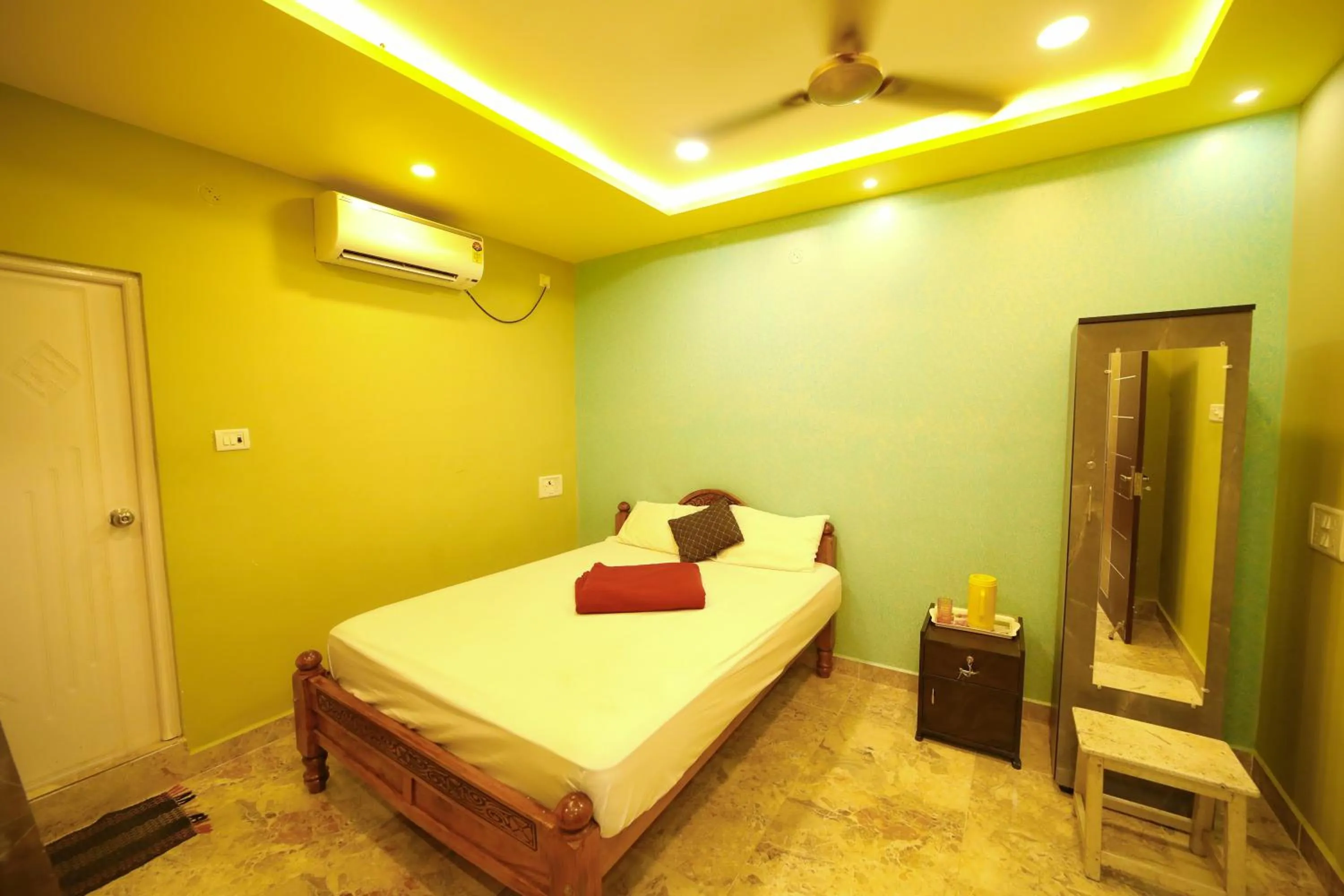 Bed in DayLight Stay