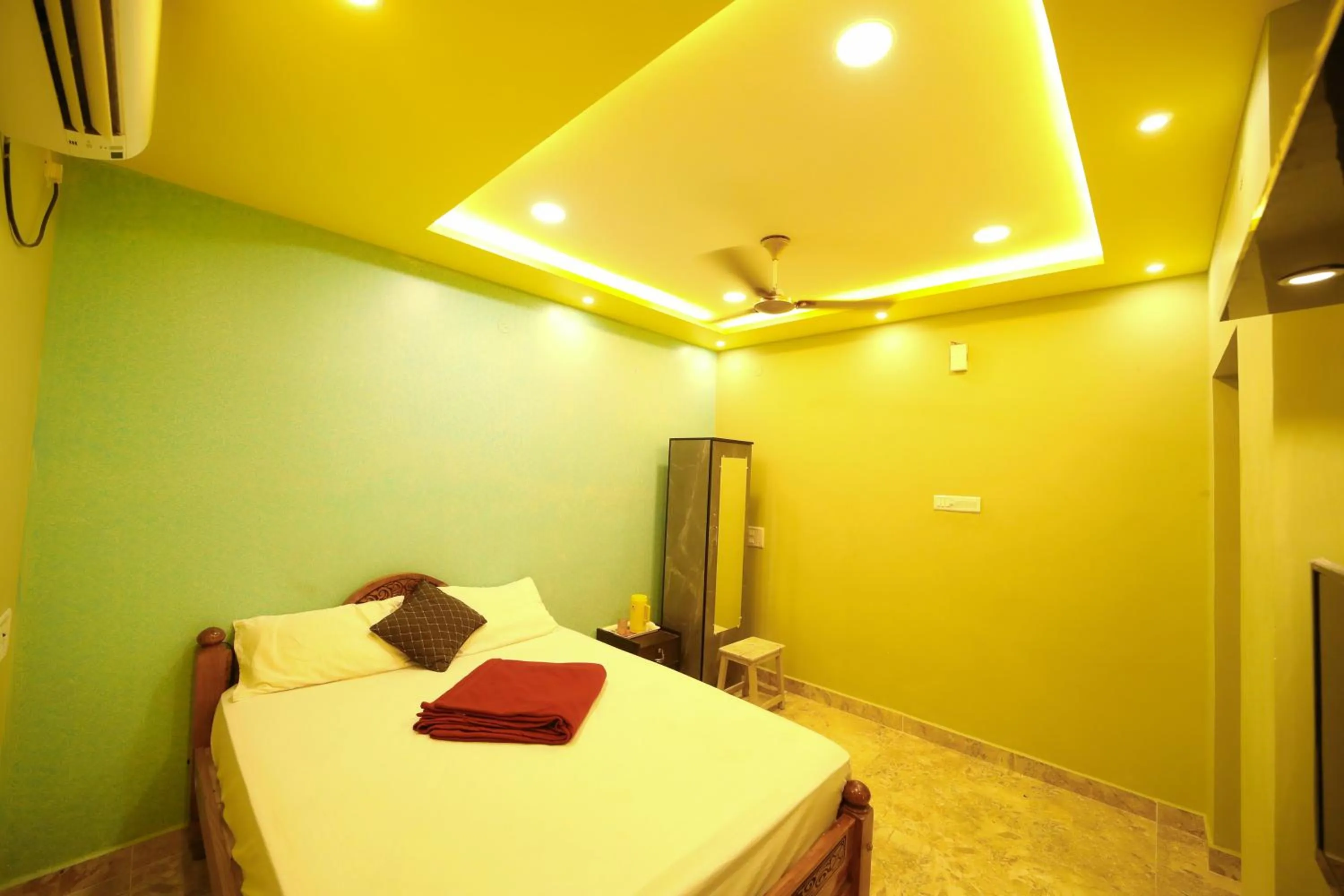 Bed in DayLight Stay