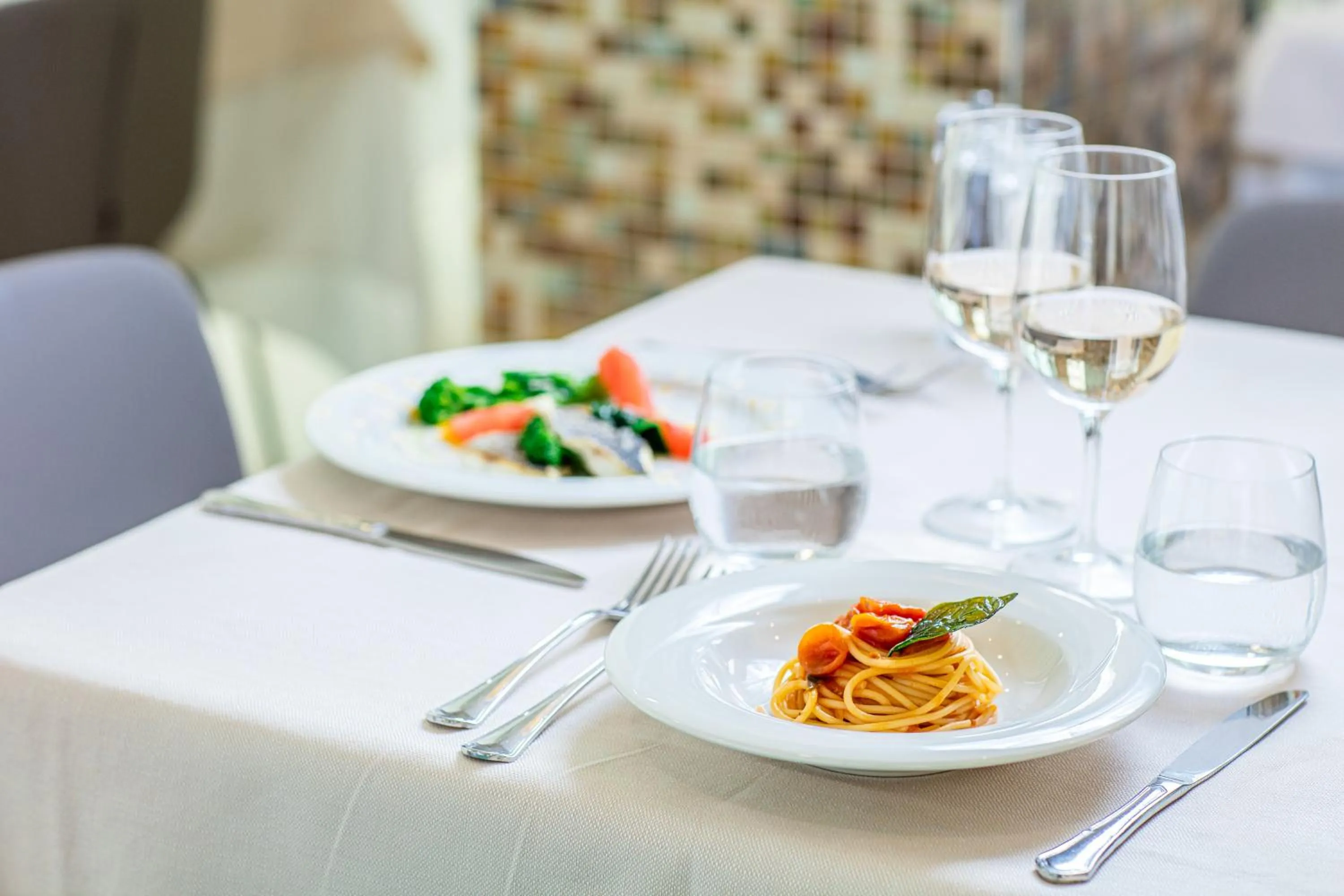 Restaurant/places to eat in Hotel Parigi