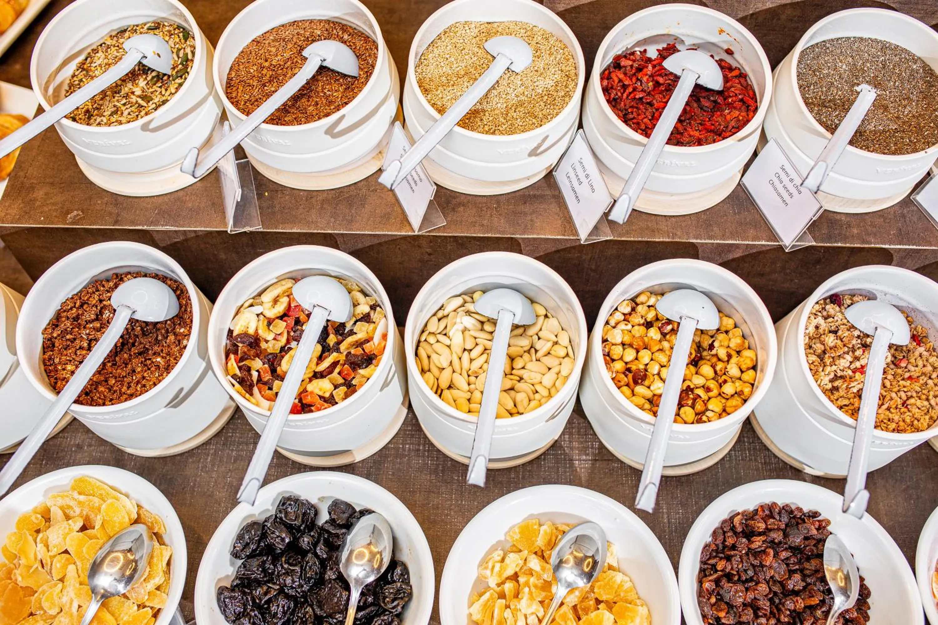 Restaurant/places to eat in Hotel Capitol