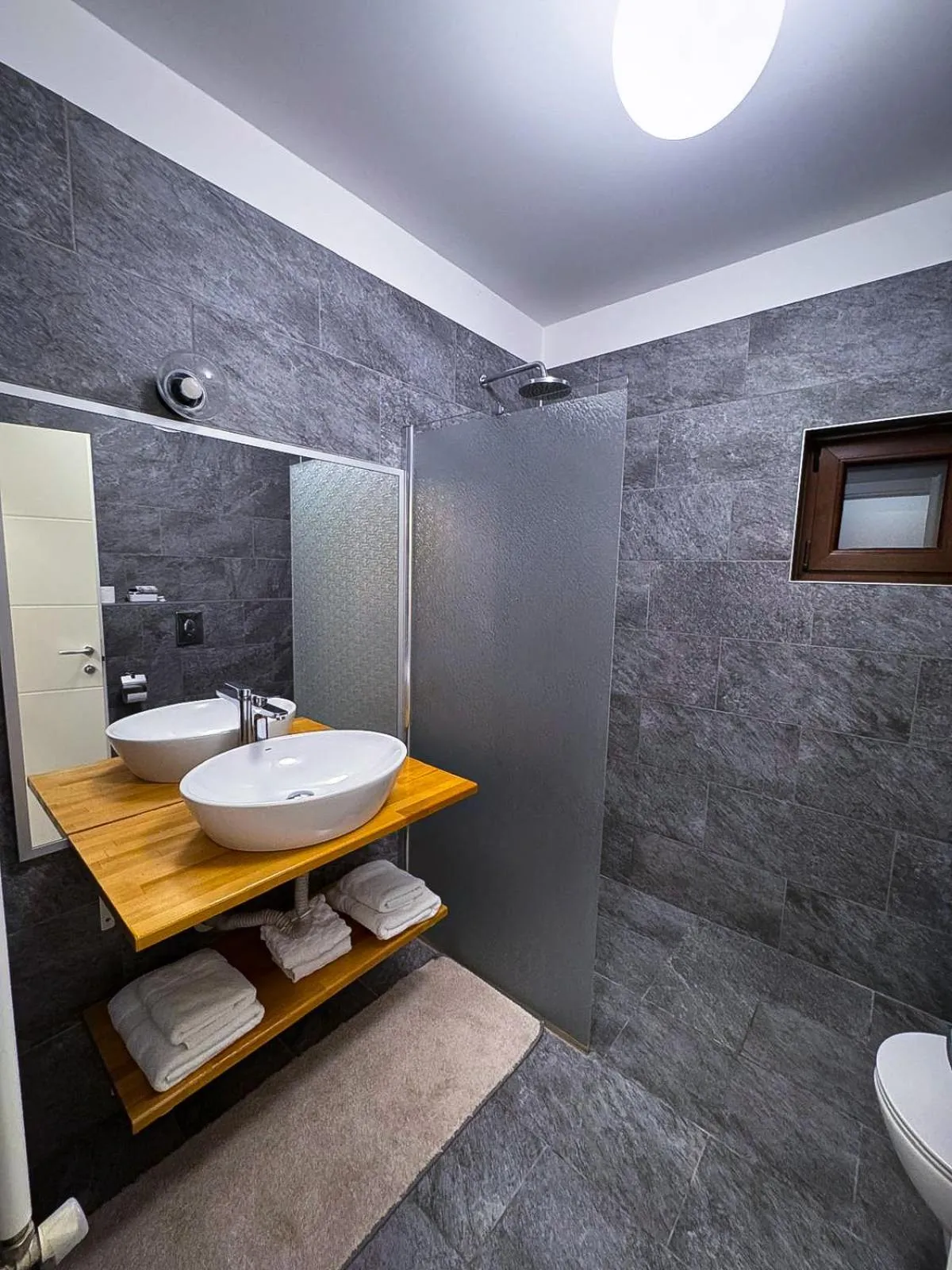 Shower in Nobel Boutique