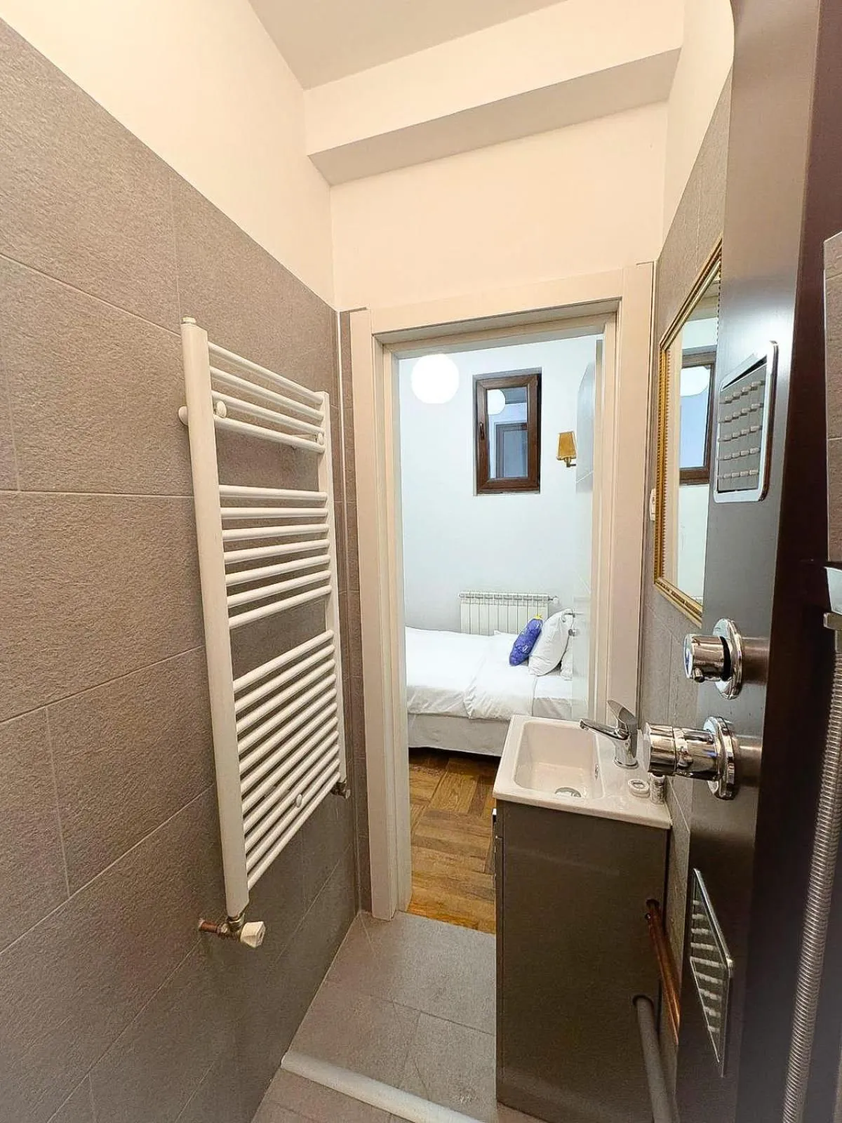 Shower in Nobel Boutique