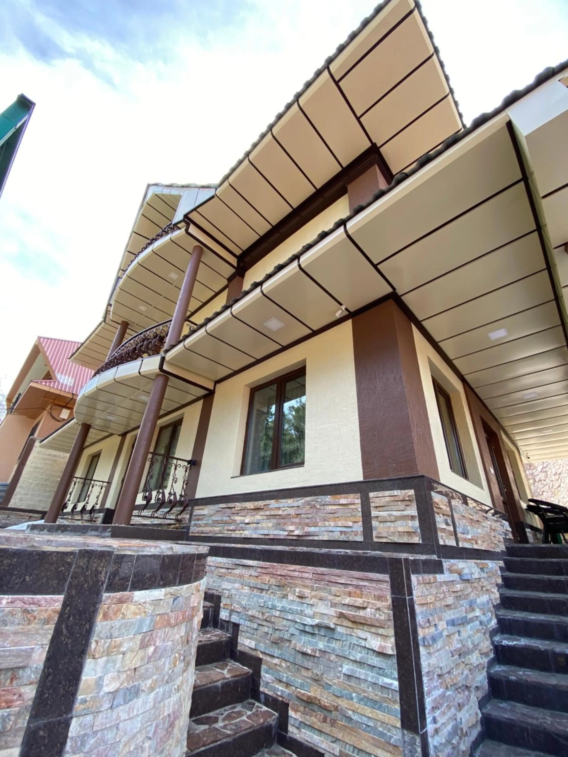 ARCHAZOR Mountain Resort