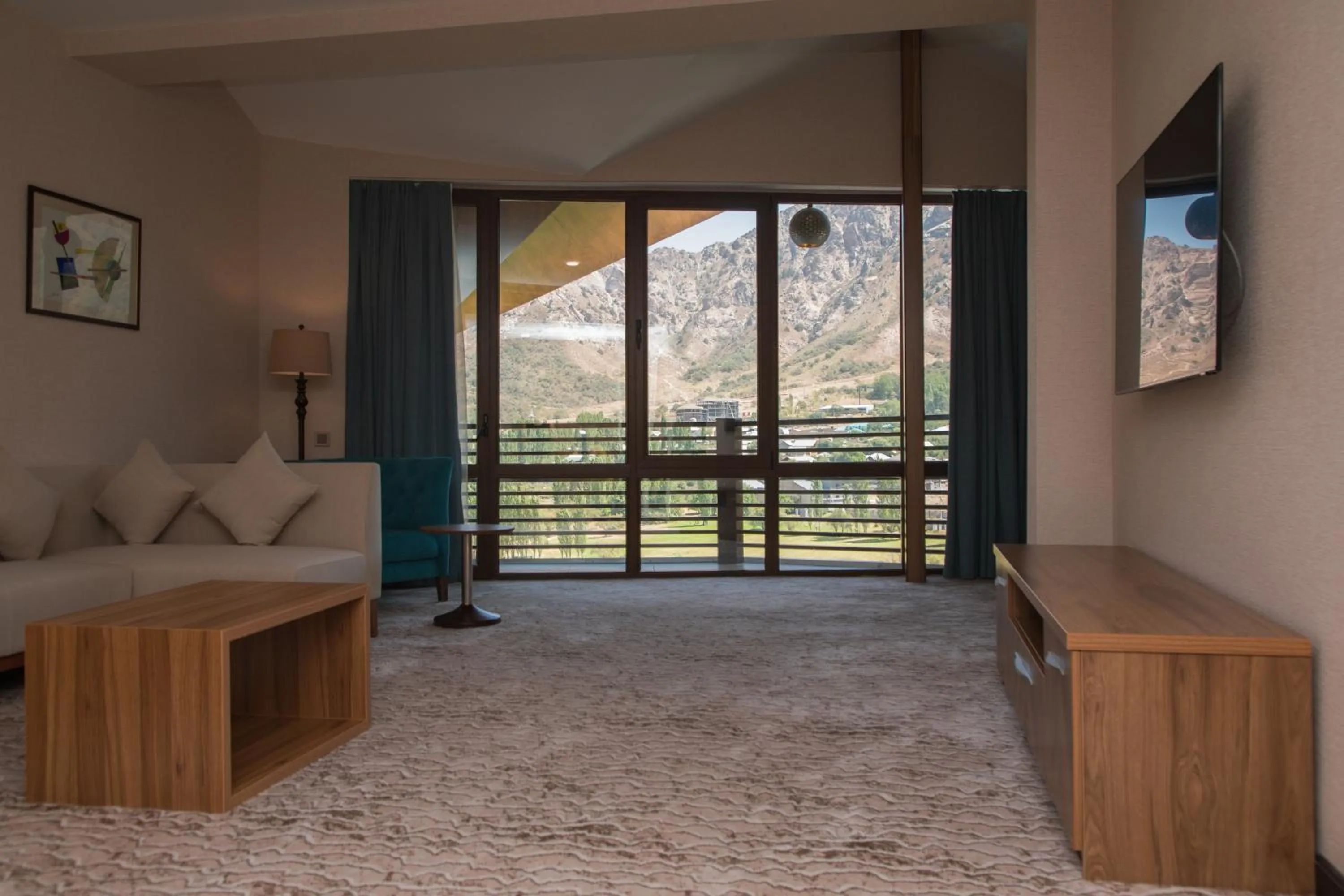 ARCHAZOR Mountain Resort