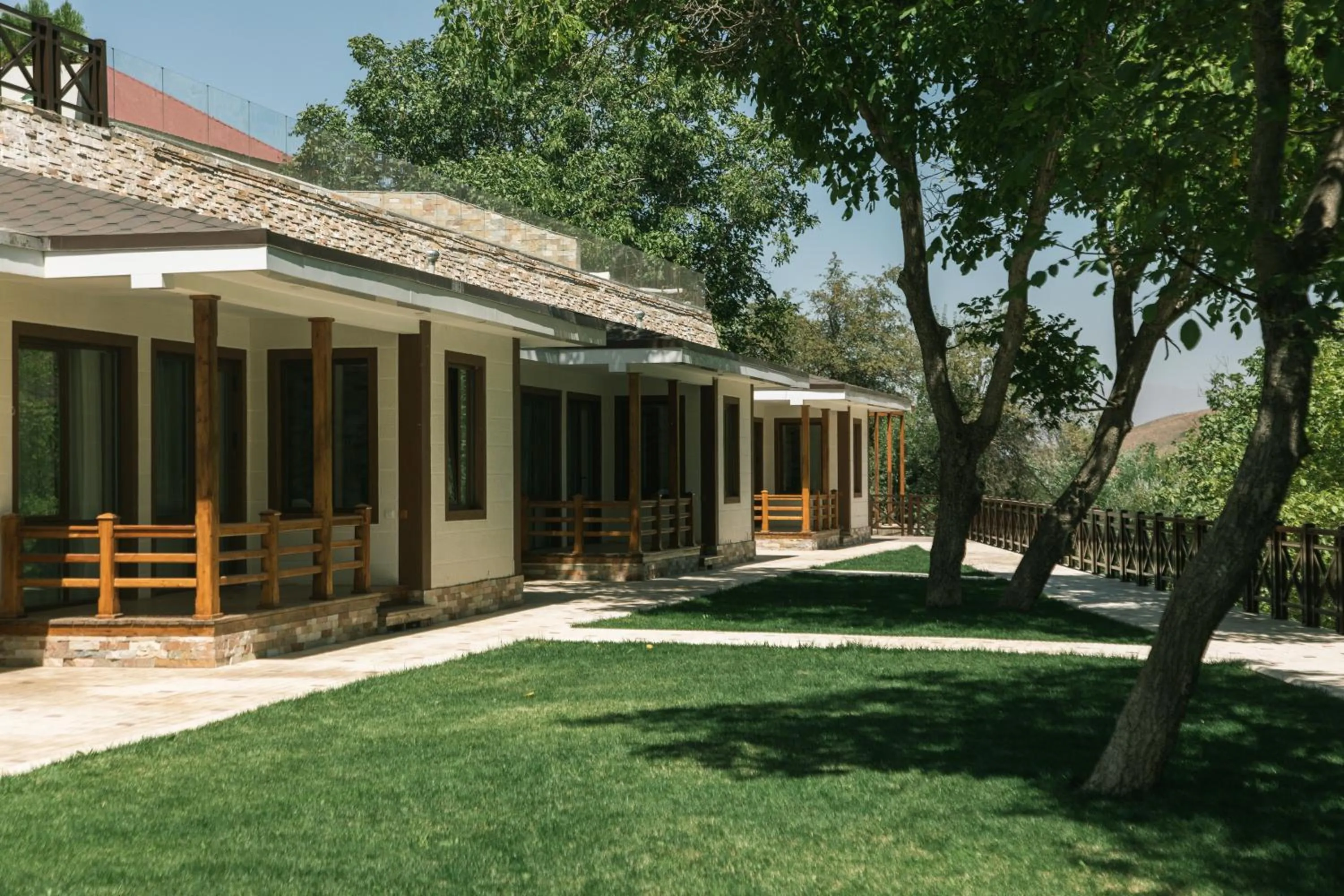 ARCHAZOR Mountain Resort