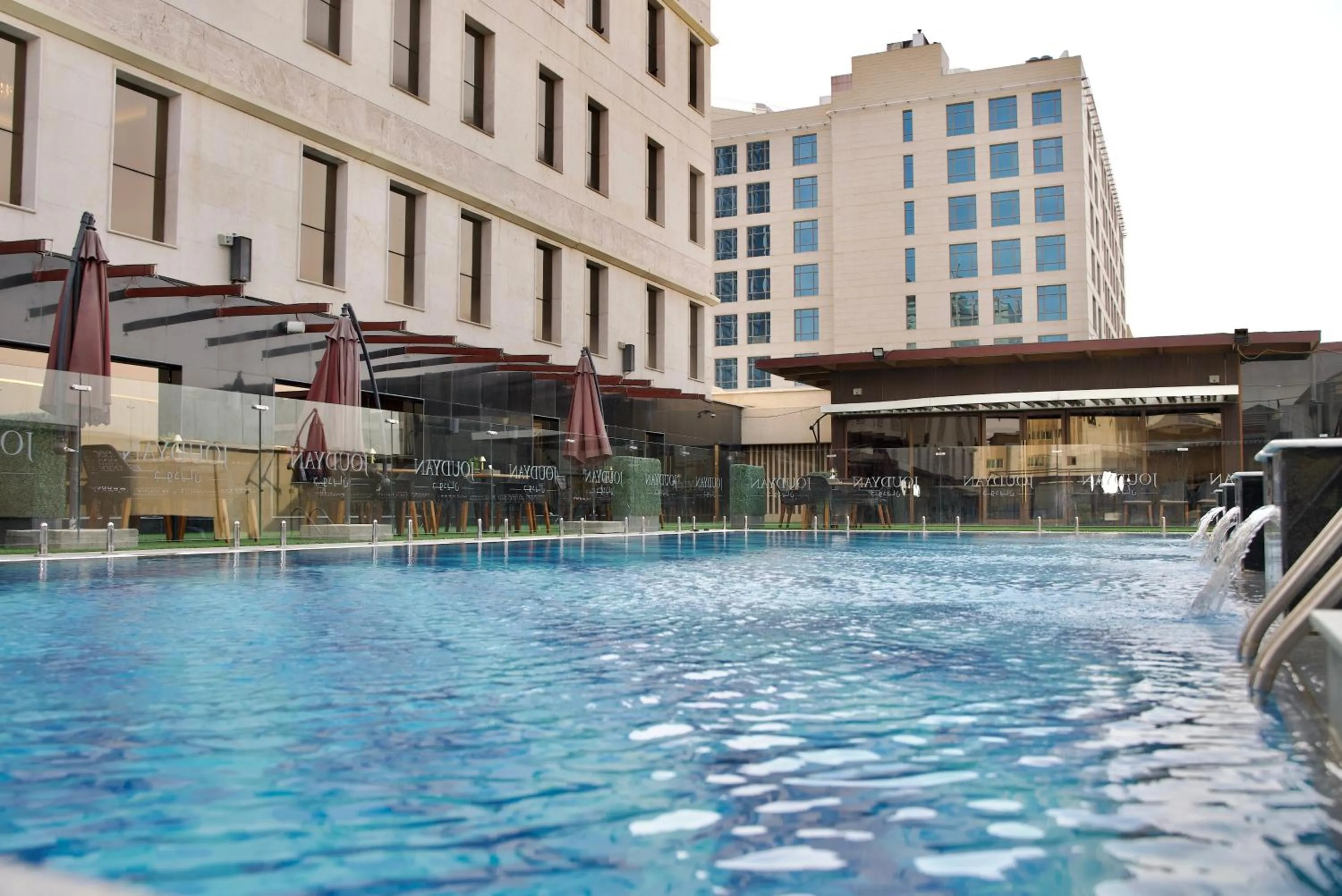 Swimming pool in Joudyan Olaya Riyadh By Elaf