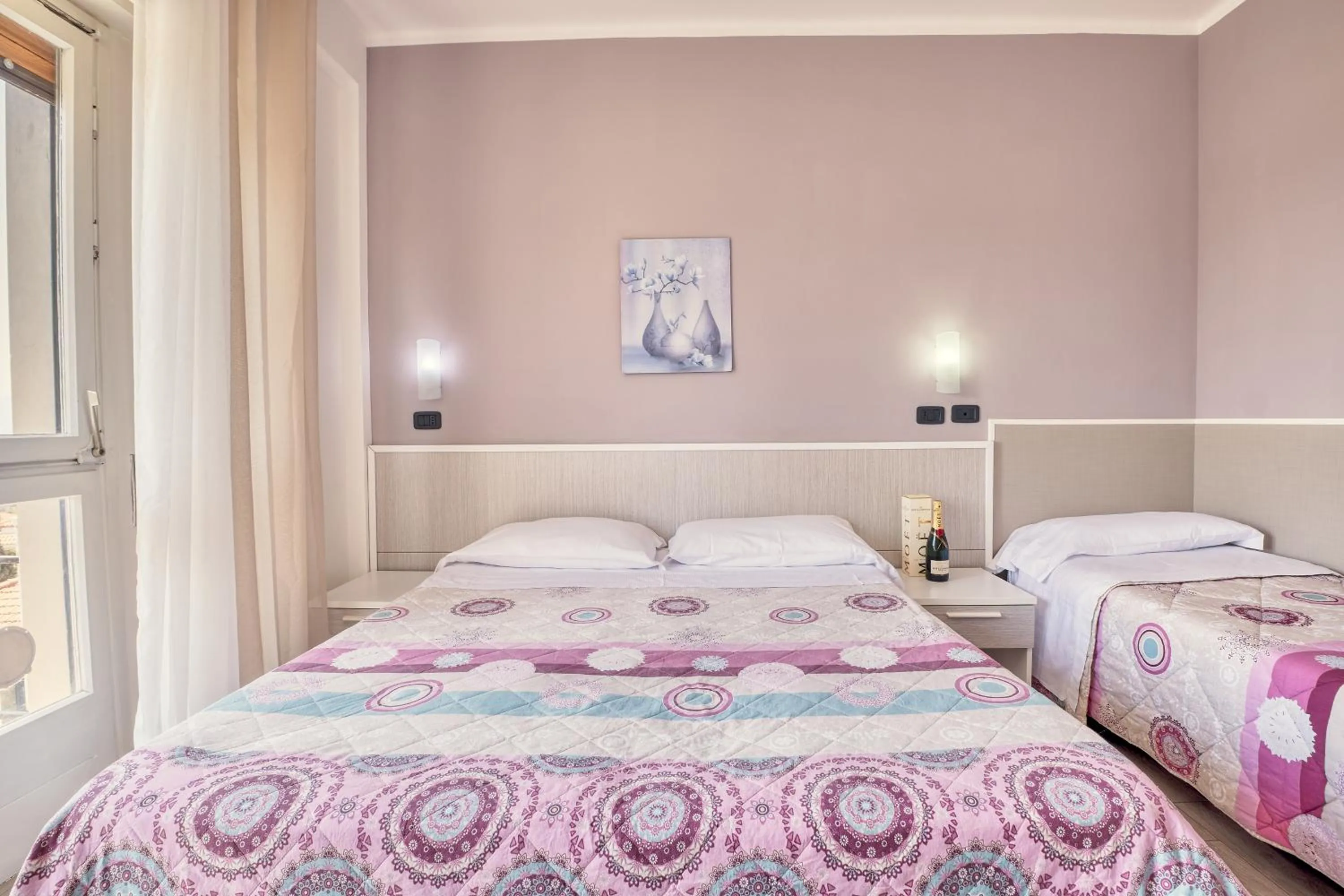 Bed in Hotel Astoria