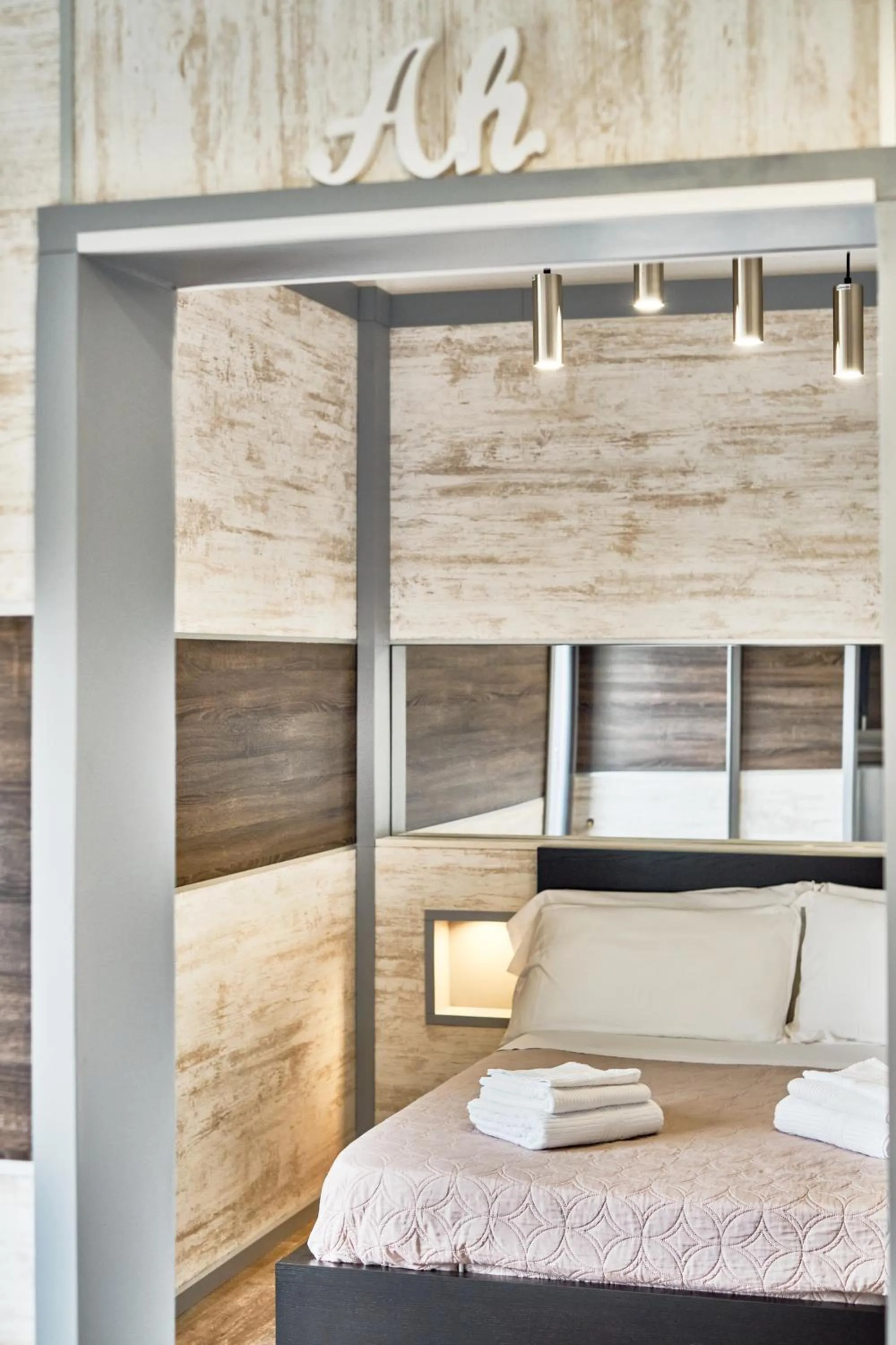 Bed in Hotel Astoria