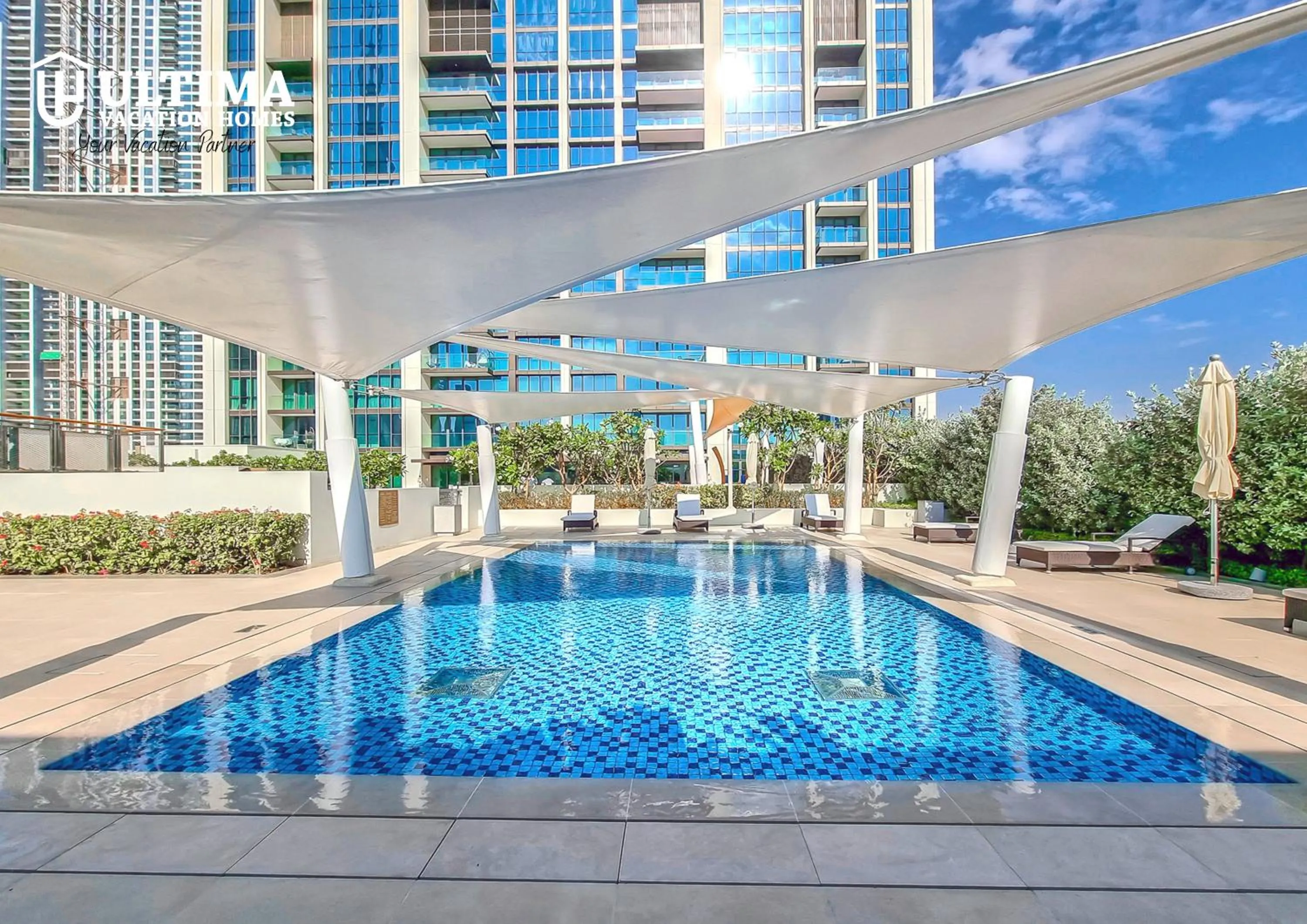 Pool view in Elegant Apartment with Direct access to Dubai Mall
