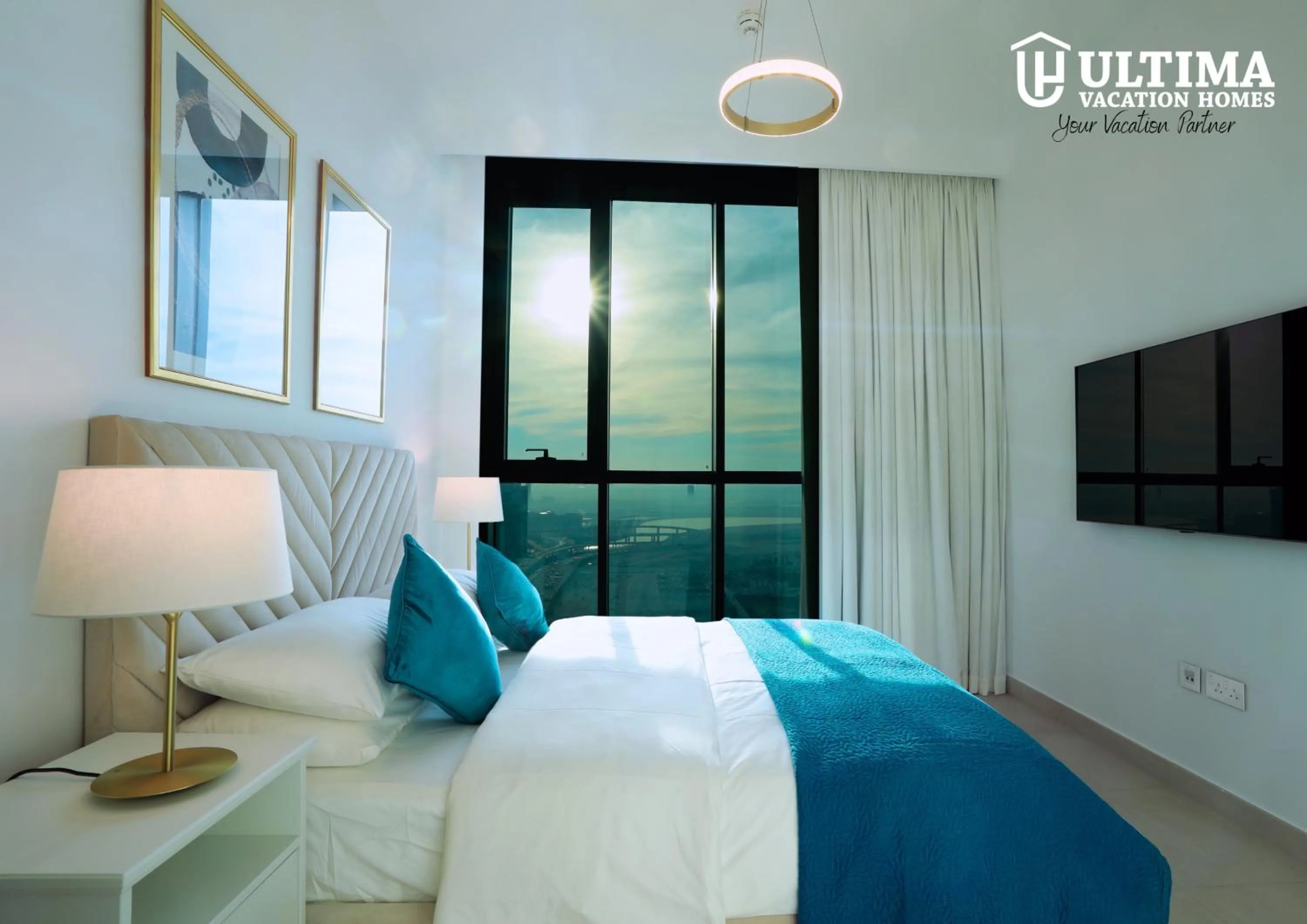 Bed in Elegant Apartment with Direct access to Dubai Mall