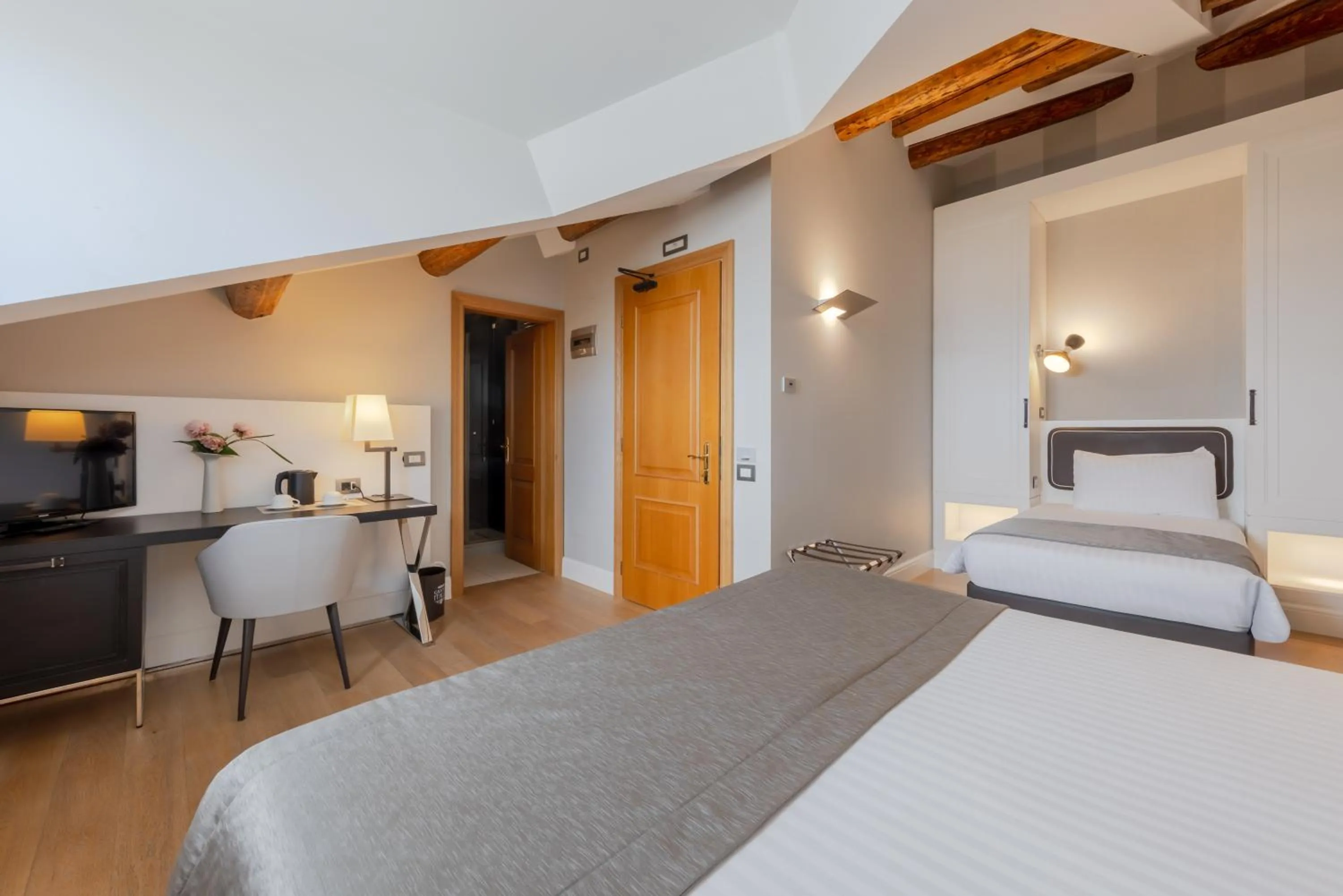 Bedroom, Bed in Hotel Grande Italia