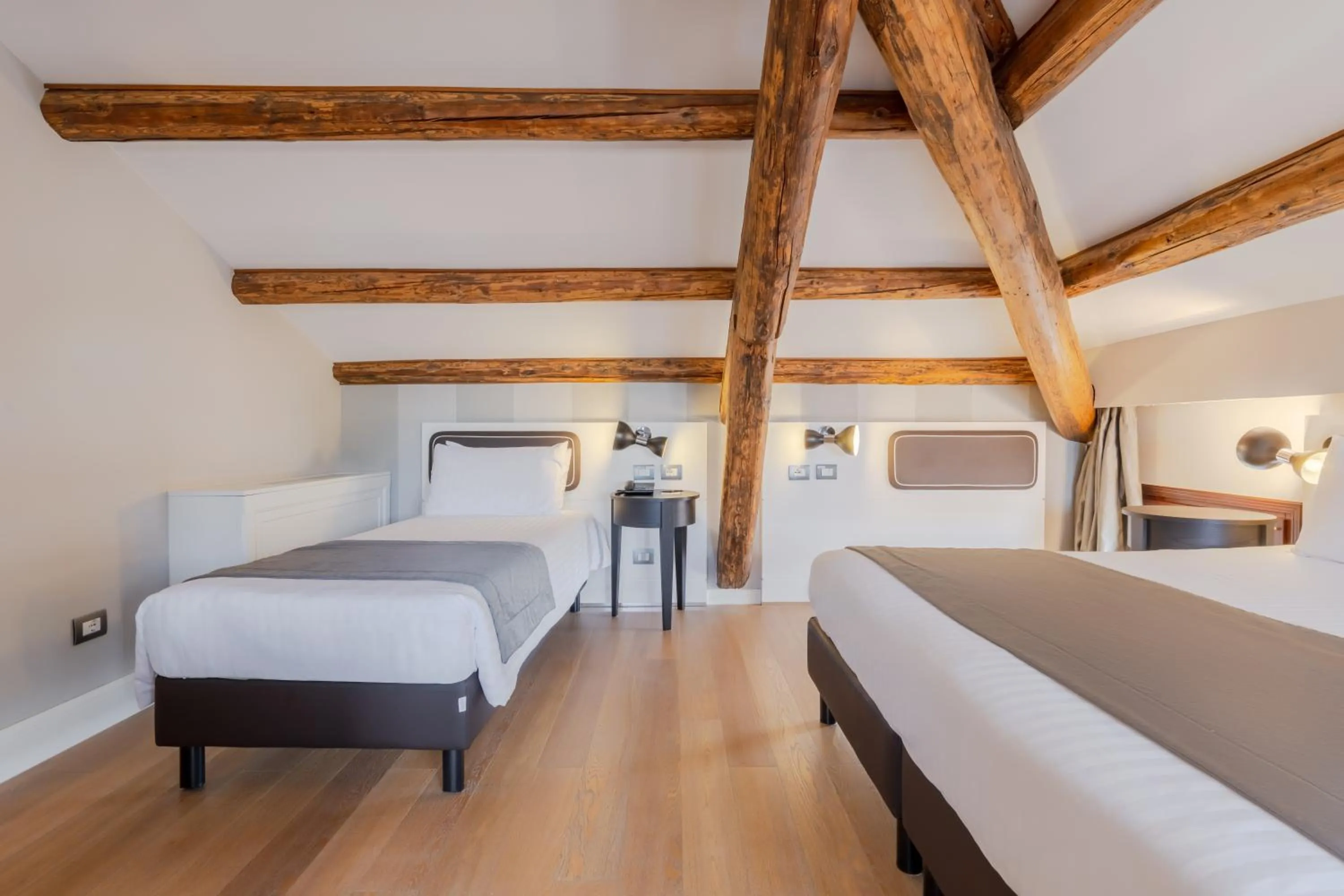 Bedroom, Bed in Hotel Grande Italia