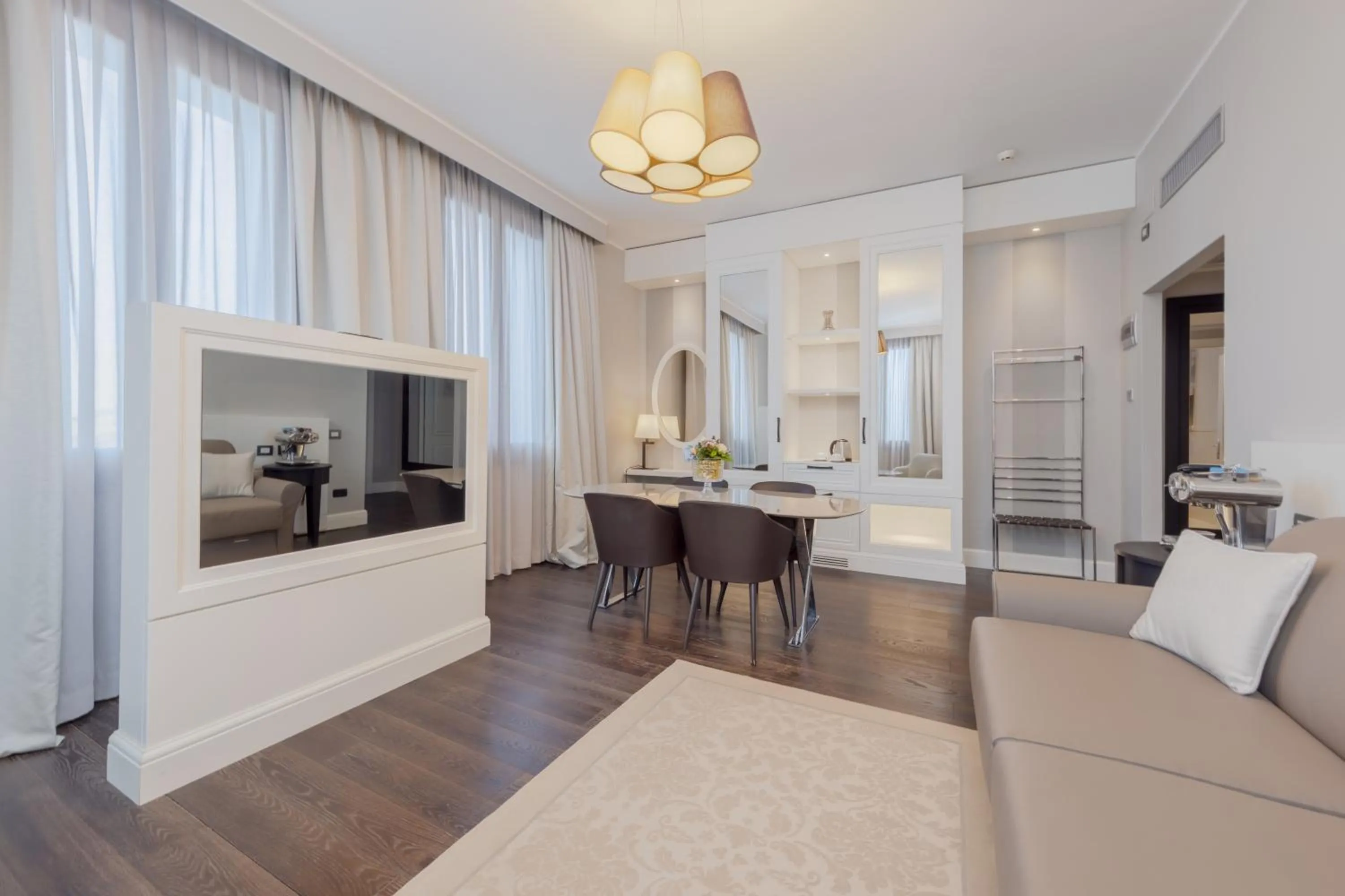 Seating area in Hotel Grande Italia