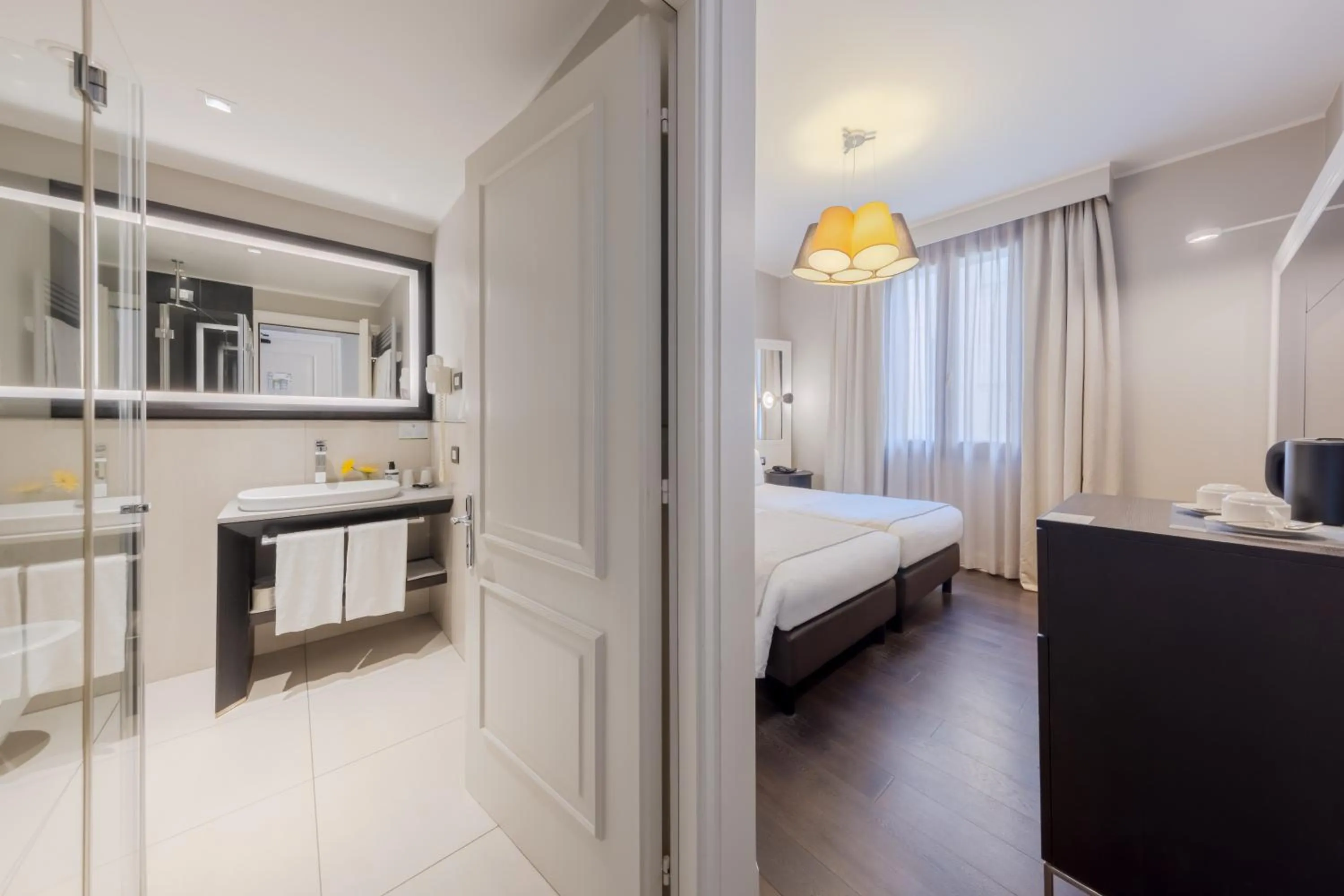 Bedroom, Bed in Hotel Grande Italia