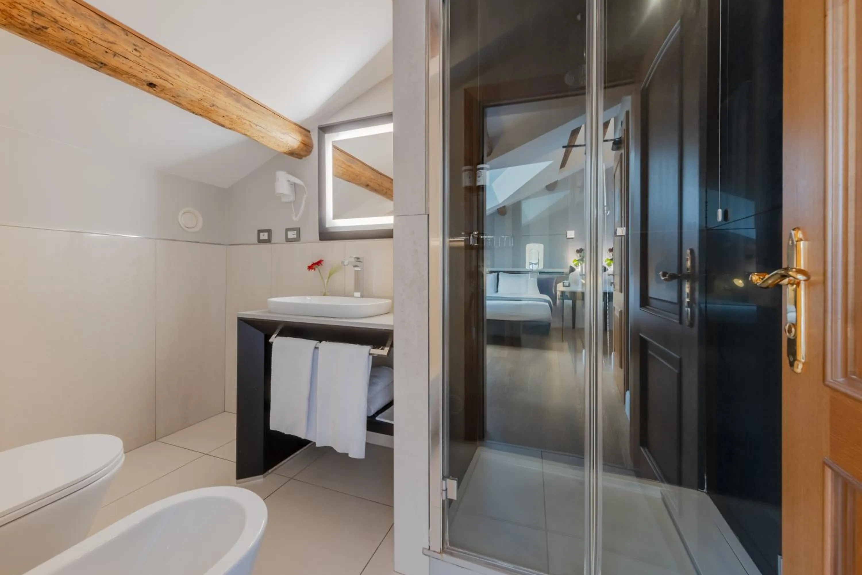 Bathroom in Hotel Grande Italia