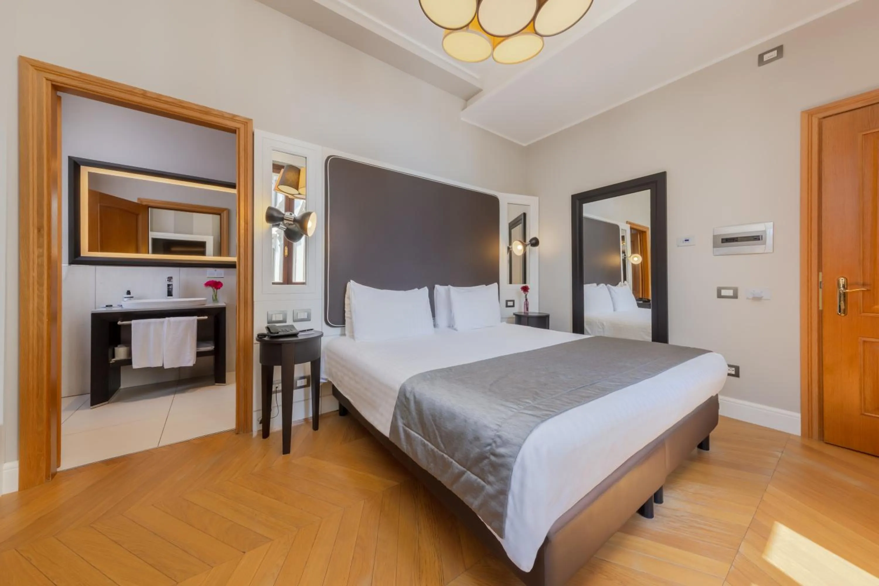 Photo of the whole room, Bed in Hotel Grande Italia