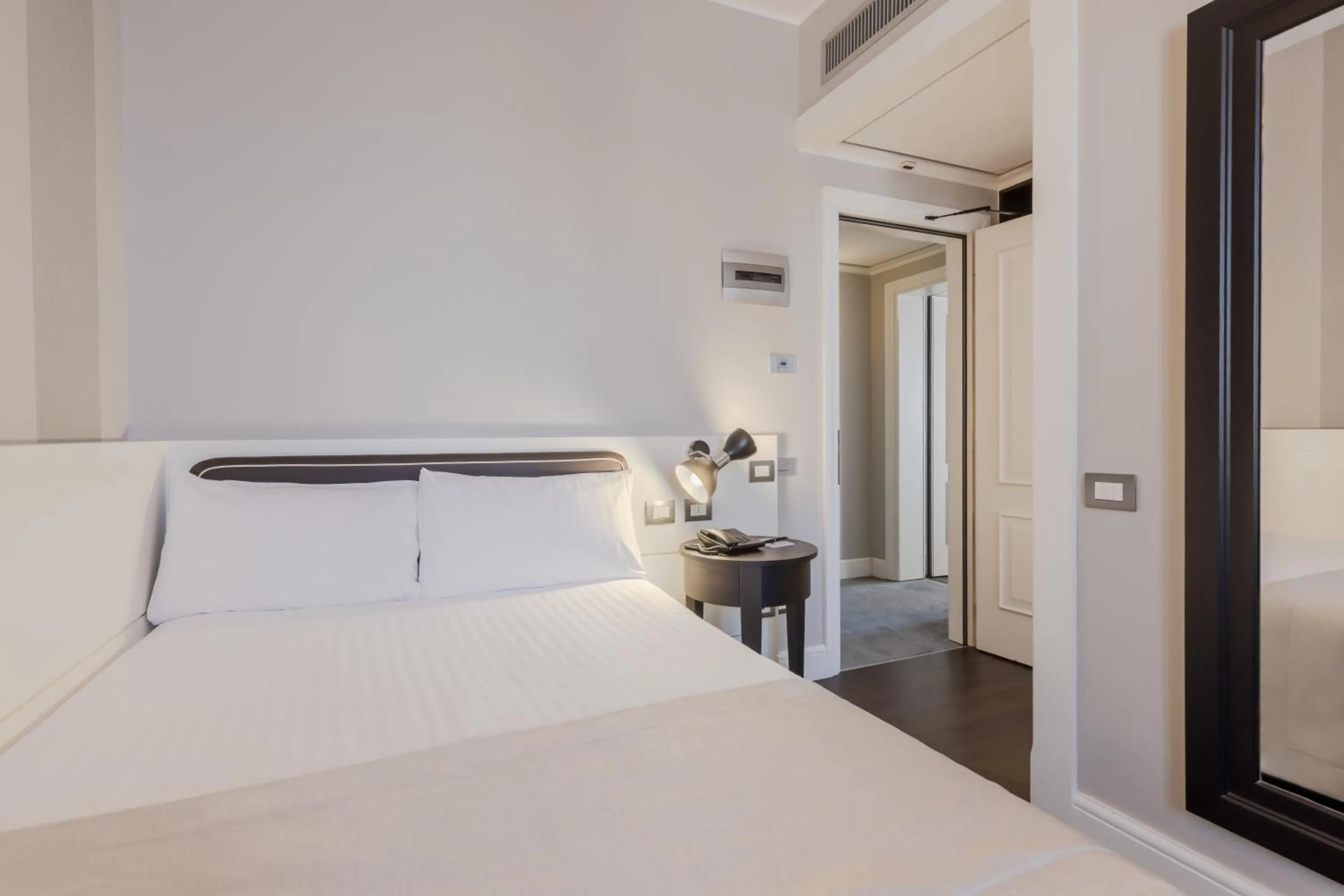 Bed in Hotel Grande Italia