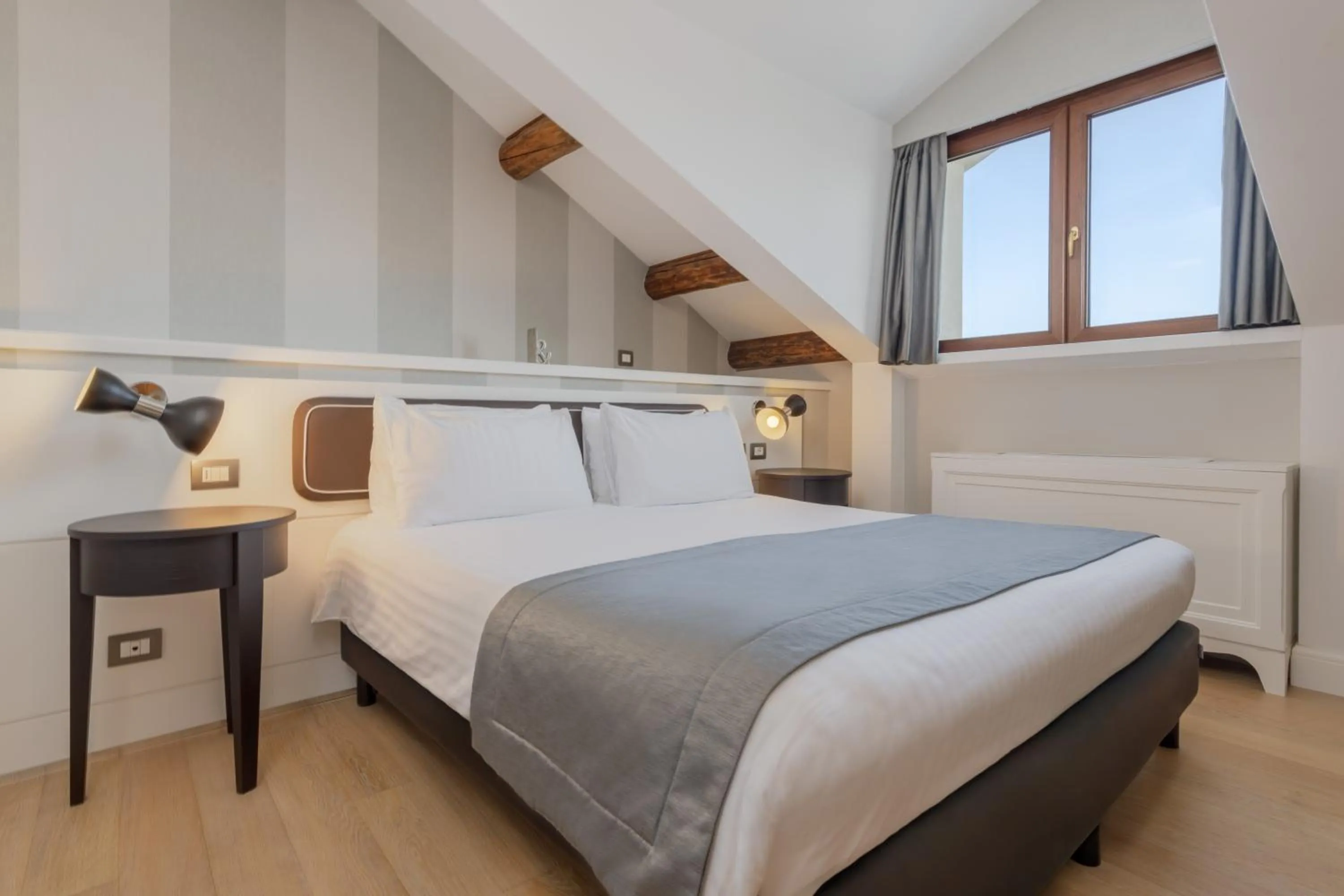 Bed in Hotel Grande Italia