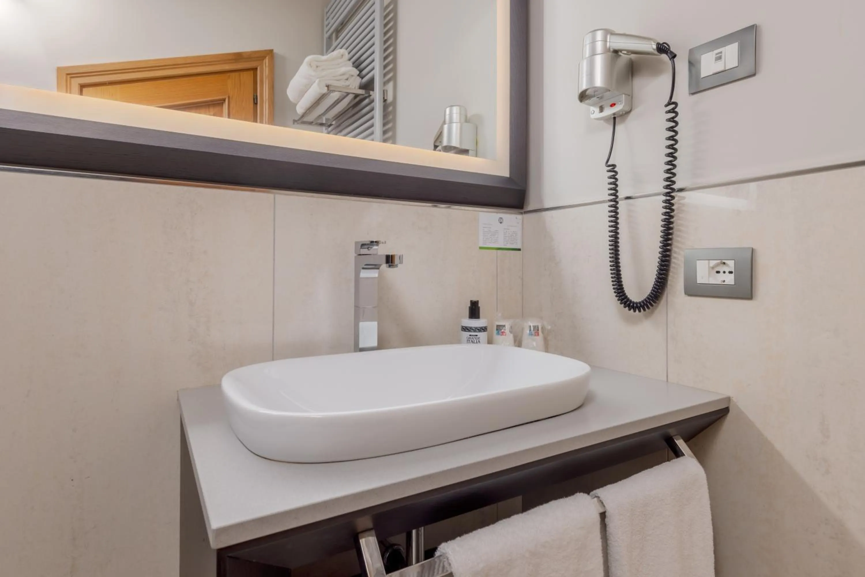 Bathroom in Hotel Grande Italia