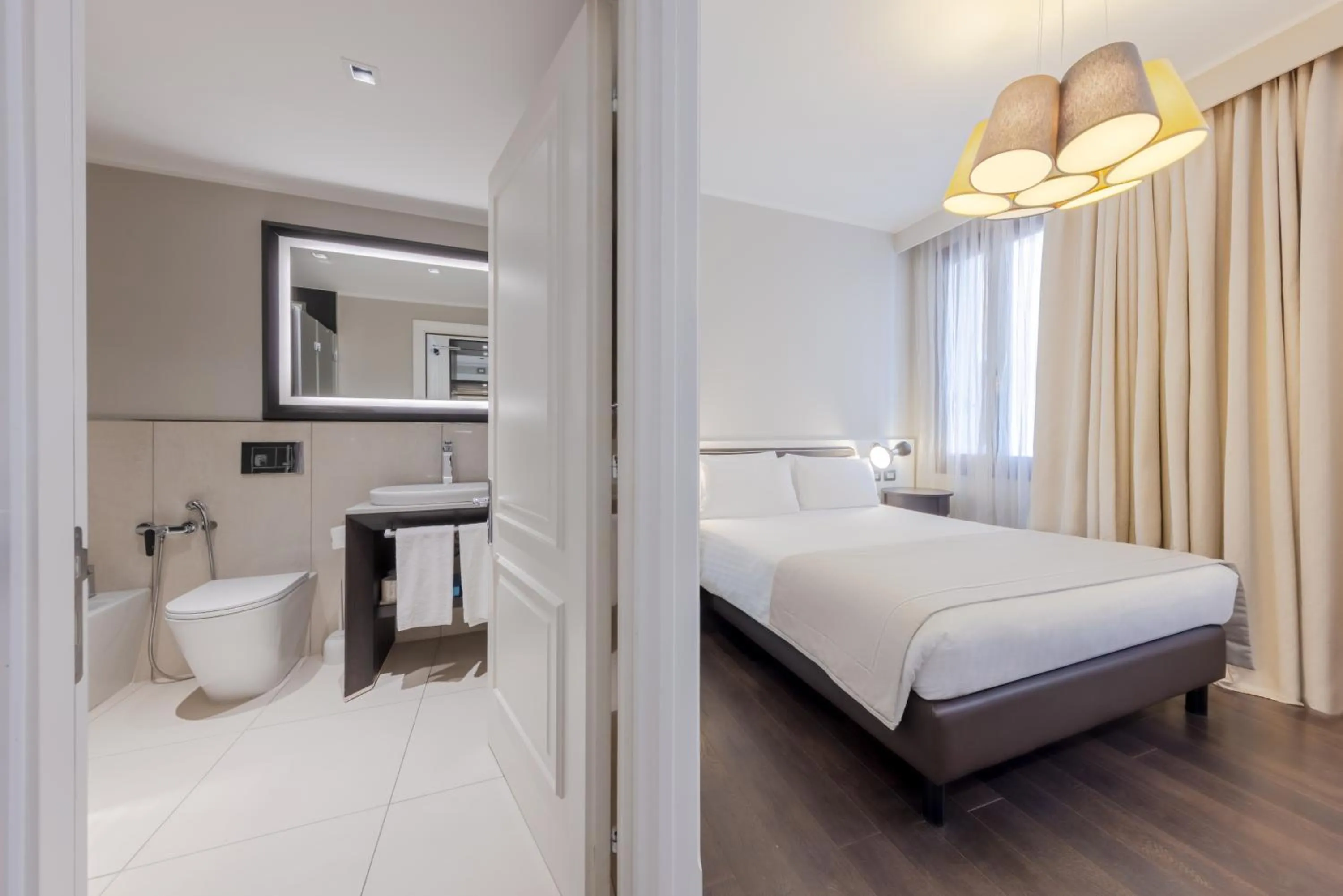 Bedroom, Bed in Hotel Grande Italia