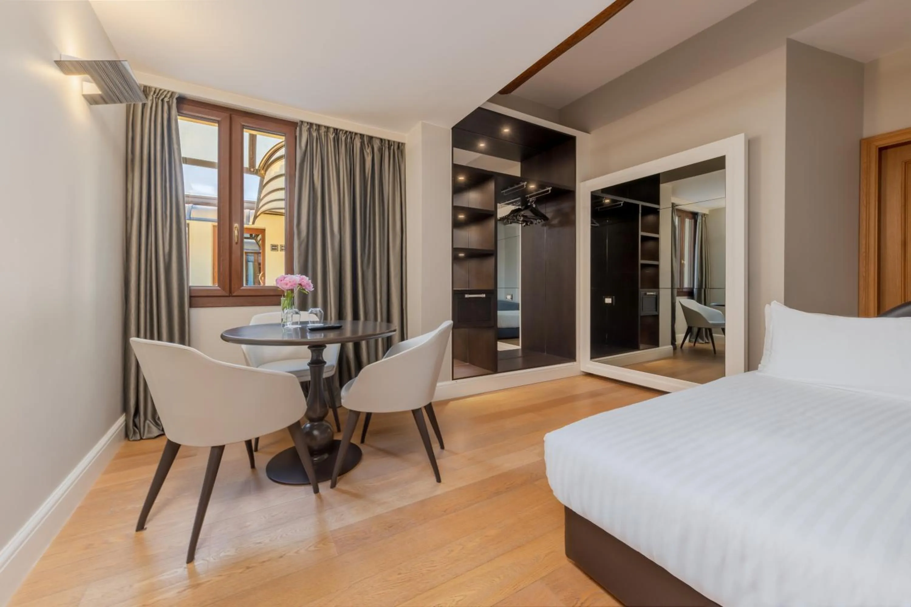 Photo of the whole room, Bed in Hotel Grande Italia