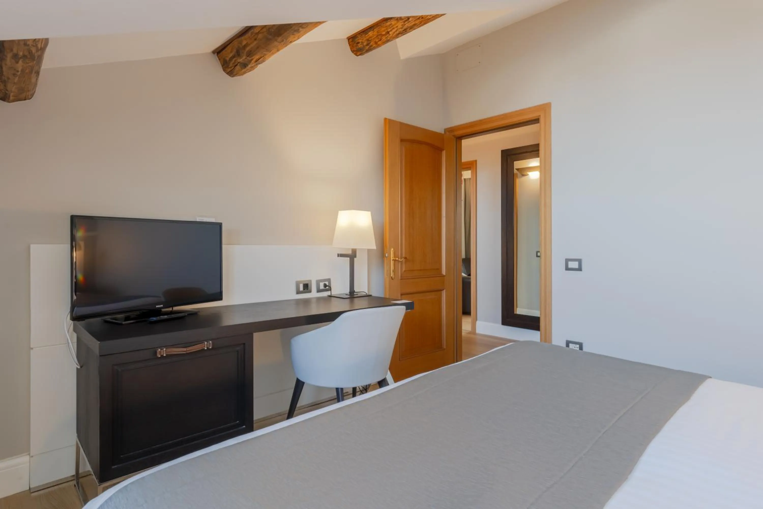 Photo of the whole room, Bed in Hotel Grande Italia