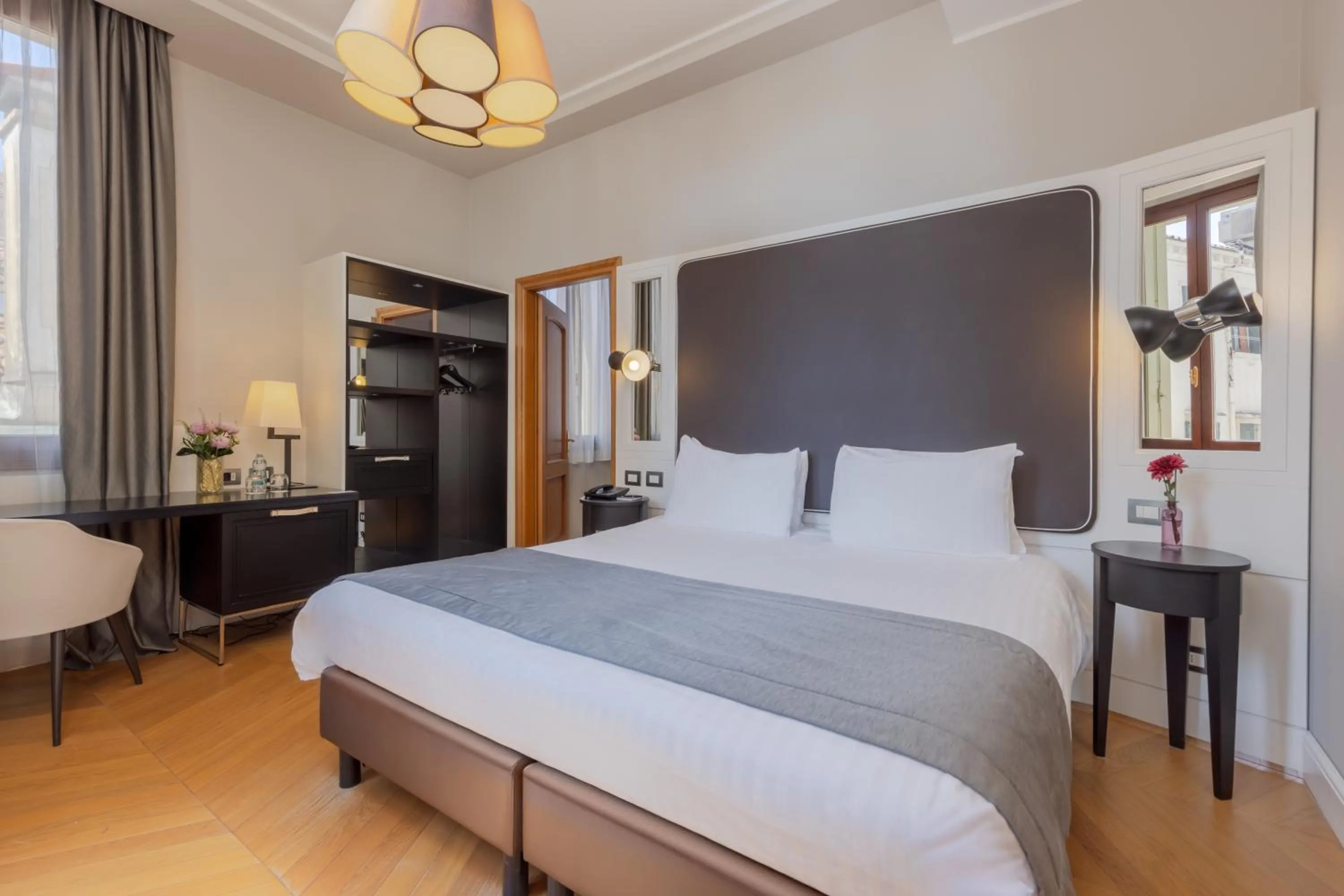 Bed in Hotel Grande Italia