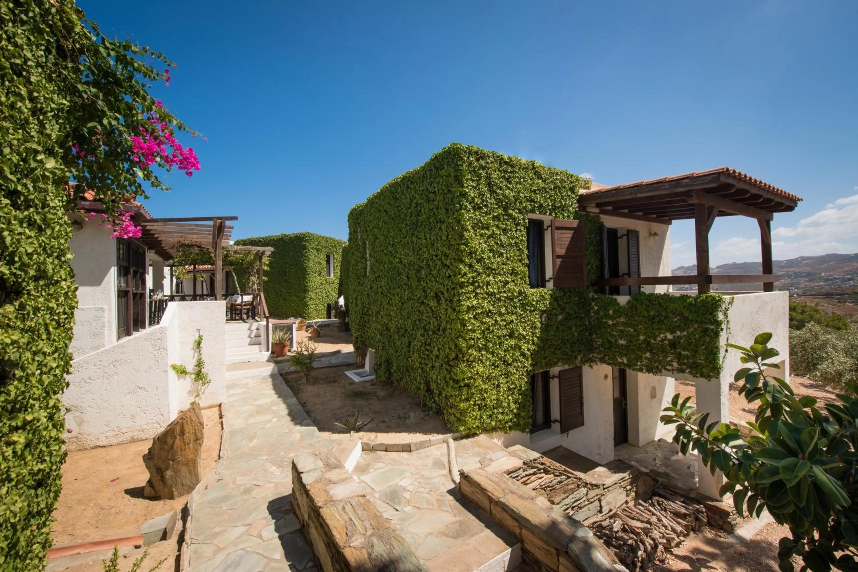 Facade/entrance in Ambelos