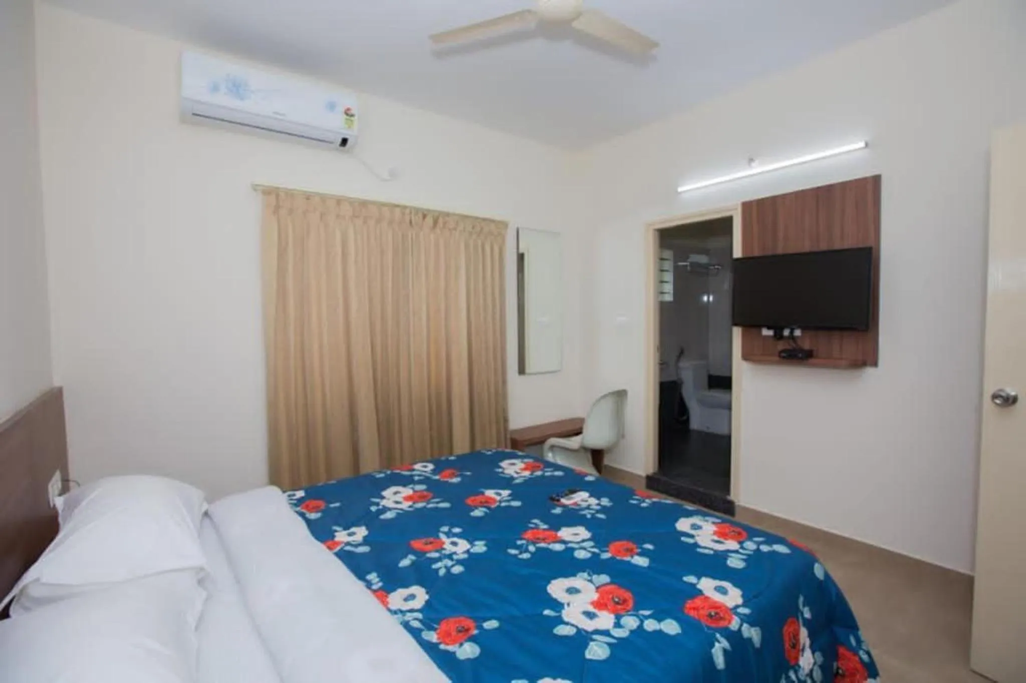 TV and multimedia, Bed in HOTEL VIJAYA LAKSHMI RESIDENCY - YESHWANTHPUR