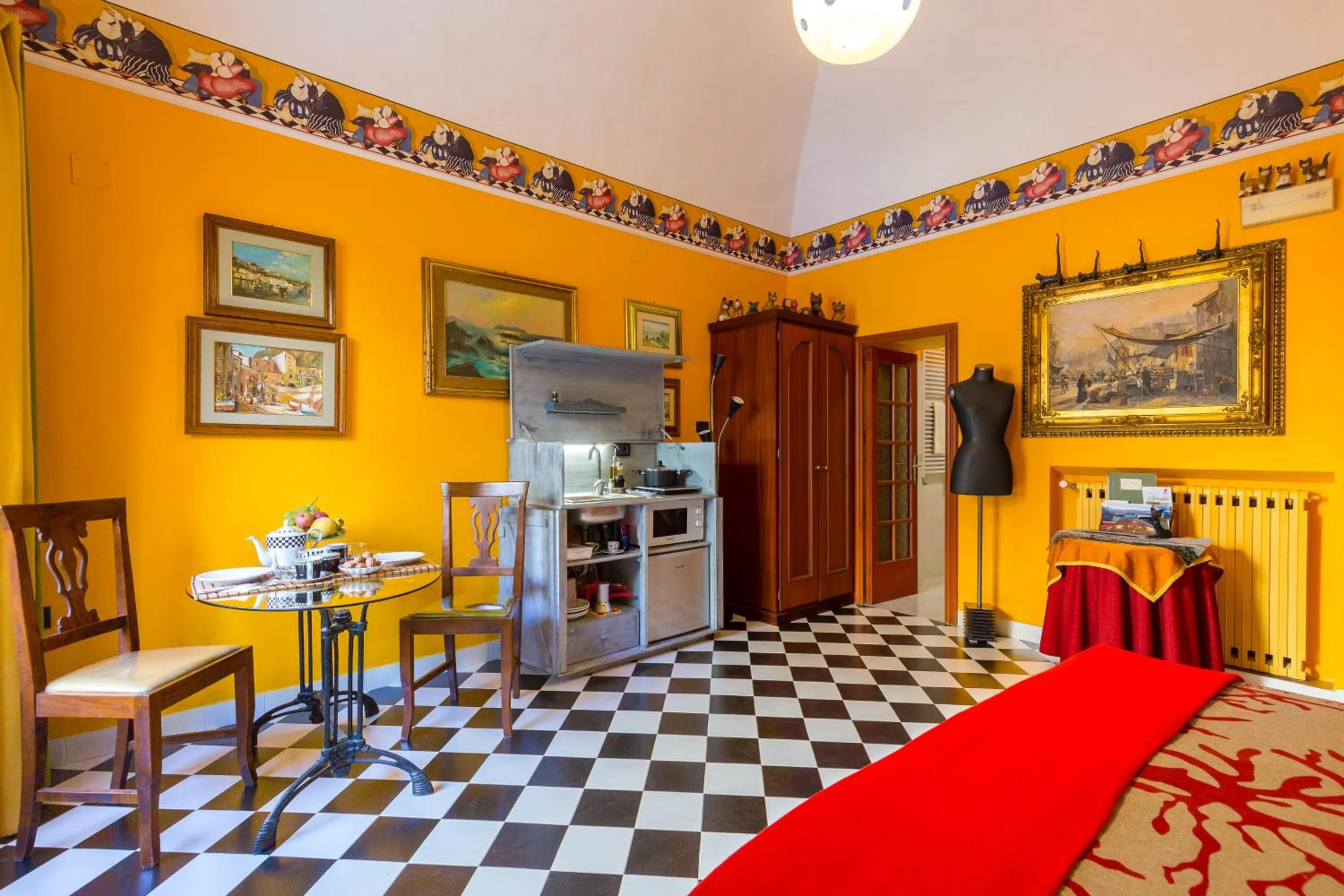 Kitchen or kitchenette in Orchid Corner Guesthouse