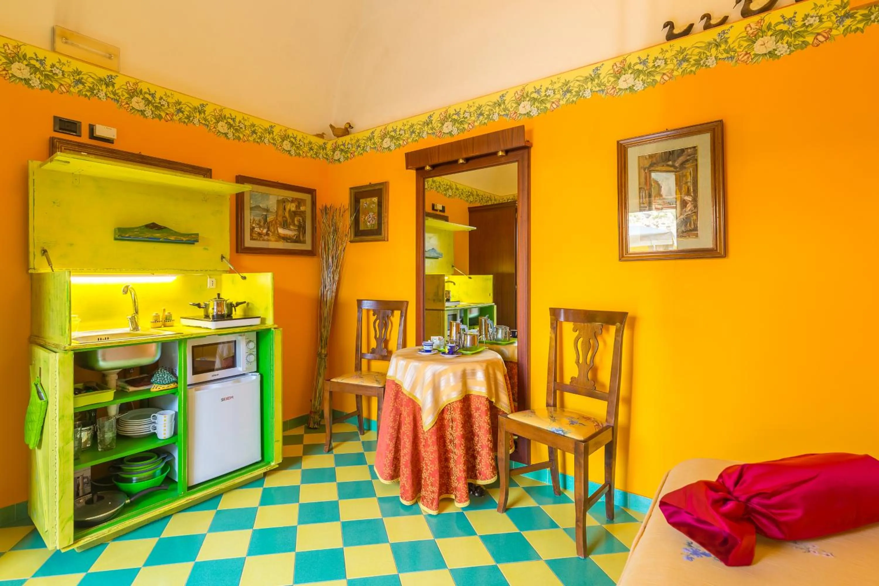 Kitchen or kitchenette in Orchid Corner Guesthouse