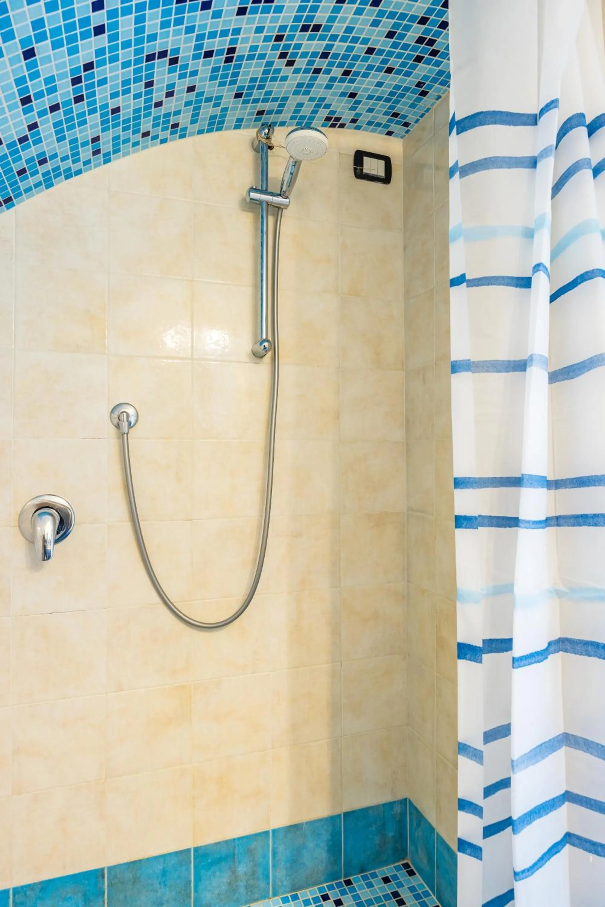 Shower in Orchid Corner Guesthouse