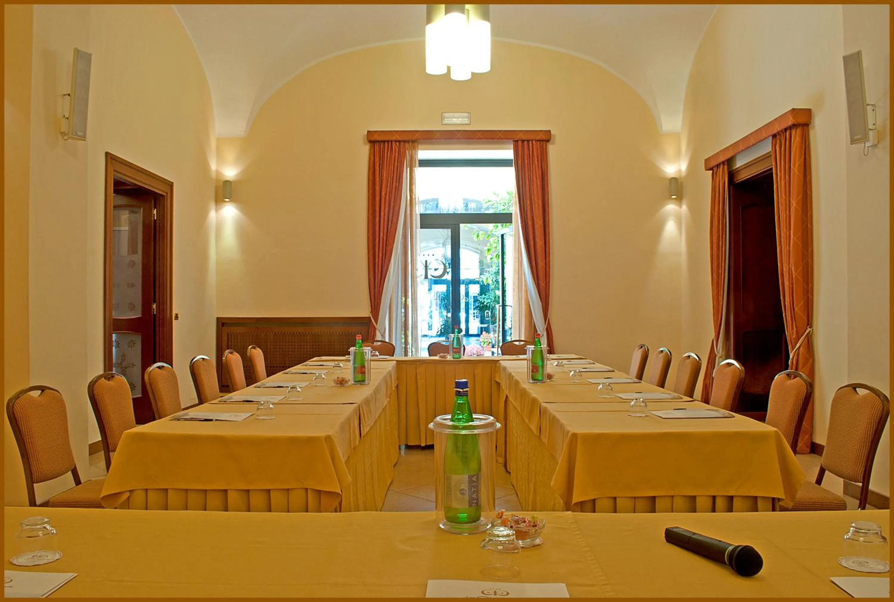 Business facilities in Le Cheminée Business Hotel Napoli