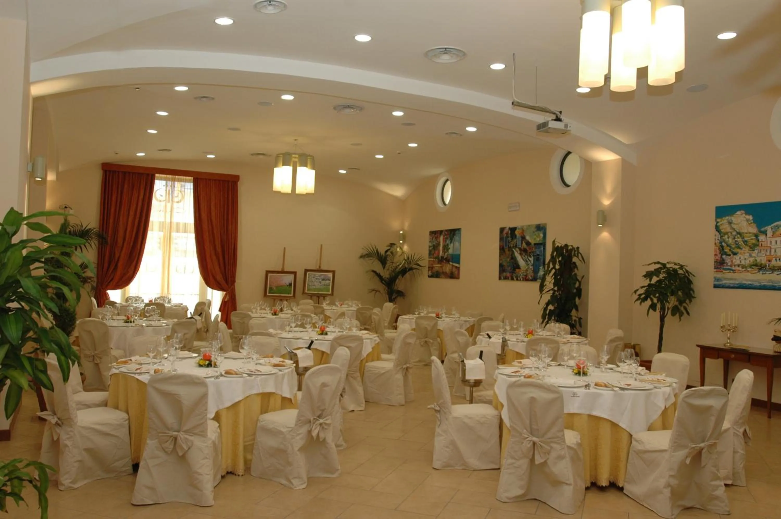 Staff in Le Cheminée Business Hotel Napoli