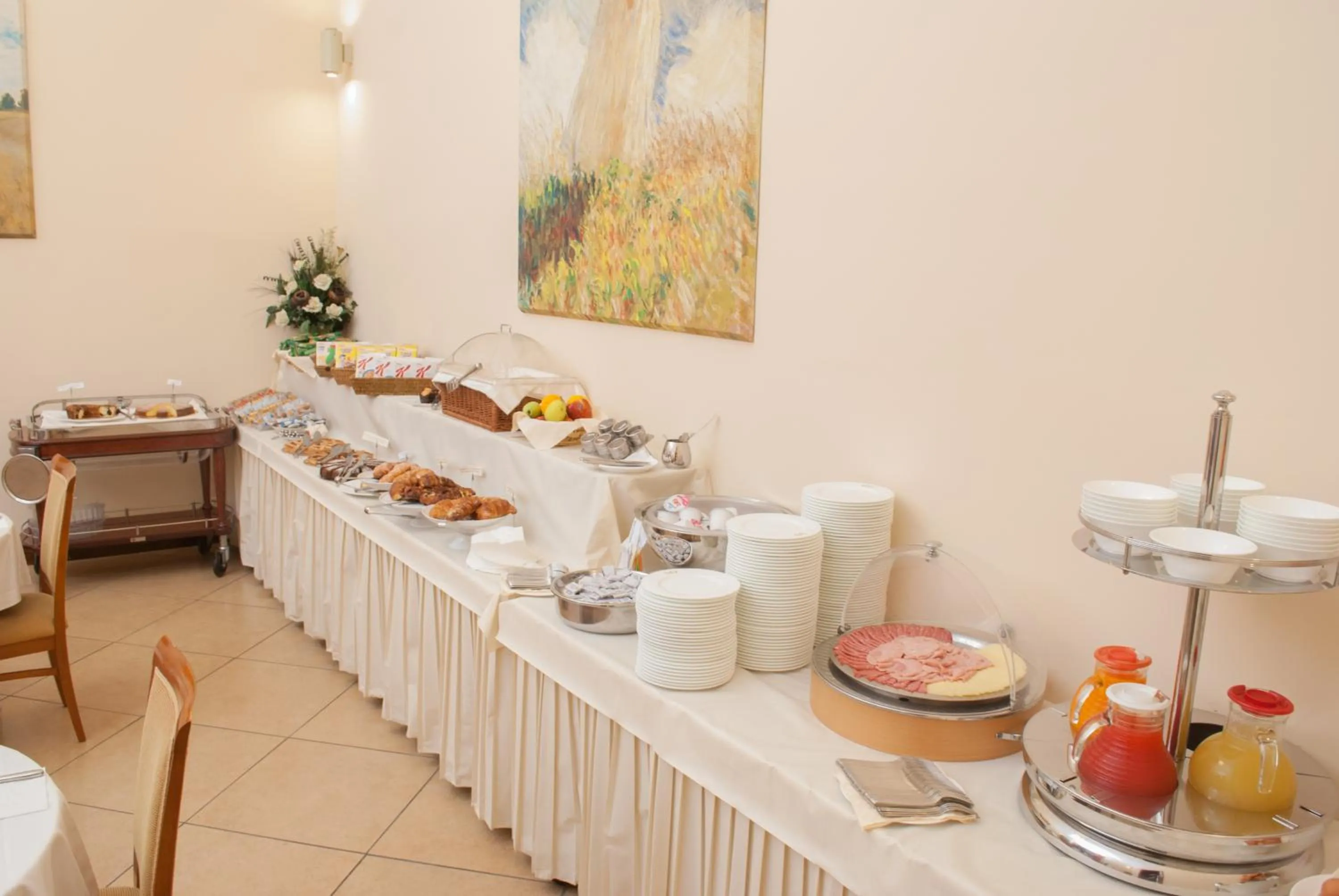 Buffet breakfast in Le Cheminée Business Hotel Napoli