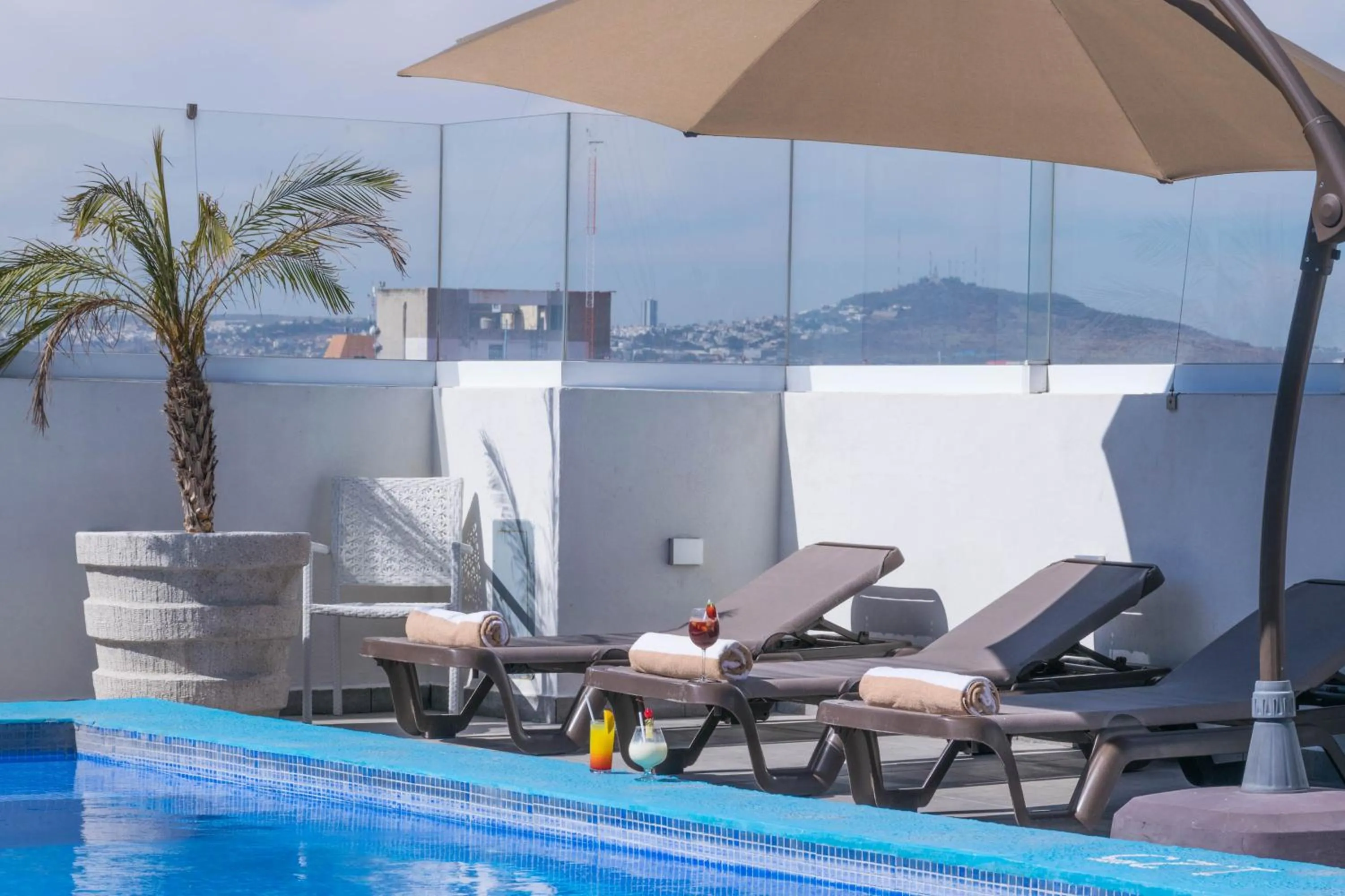 Swimming pool in Hotel Stadium Leon