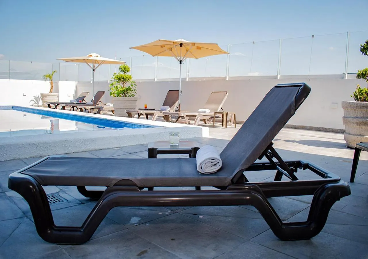 Swimming pool in Hotel Stadium Leon