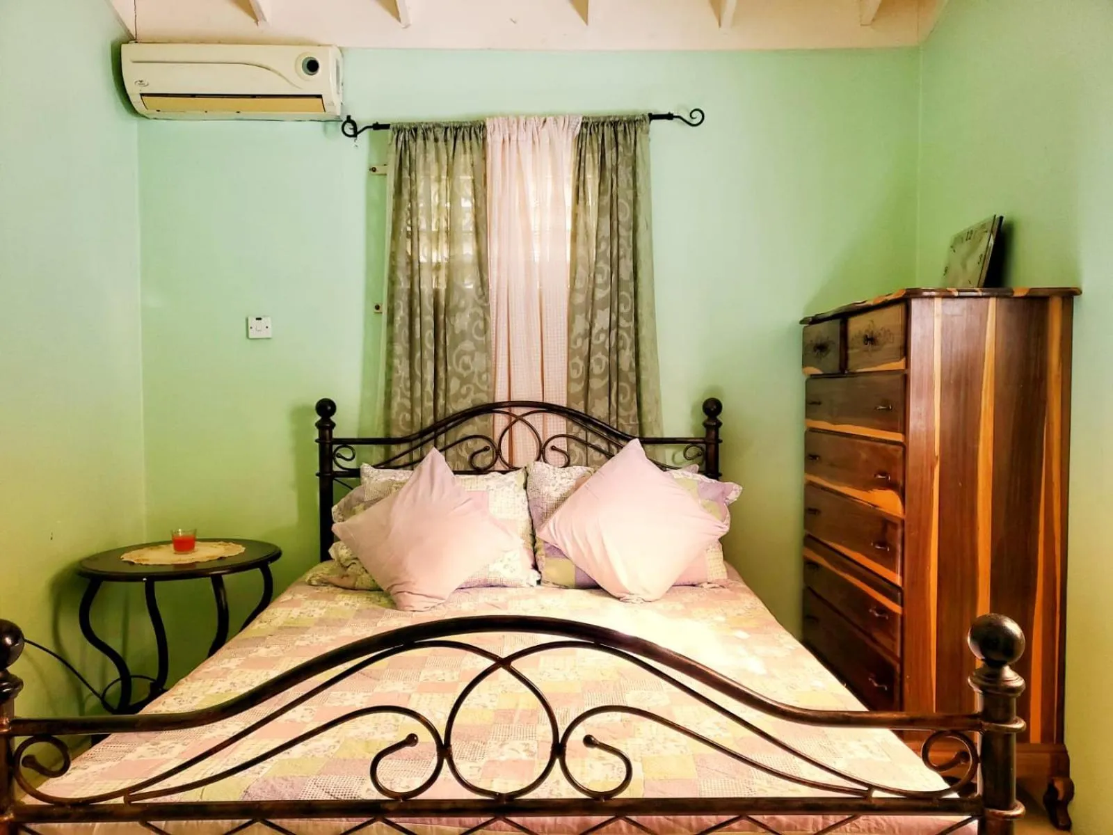 Photo of the whole room, Bed in 2 Bed-Sleeps 4-Gated community-5 Min Town Centre