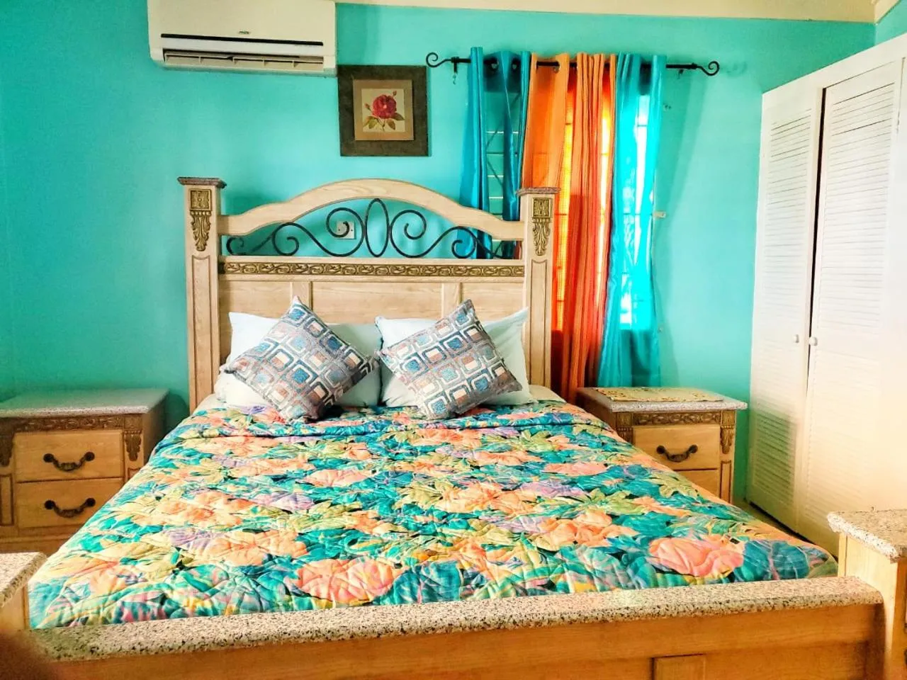 Photo of the whole room, Bed in 2 Bed-Sleeps 4-Gated community-5 Min Town Centre