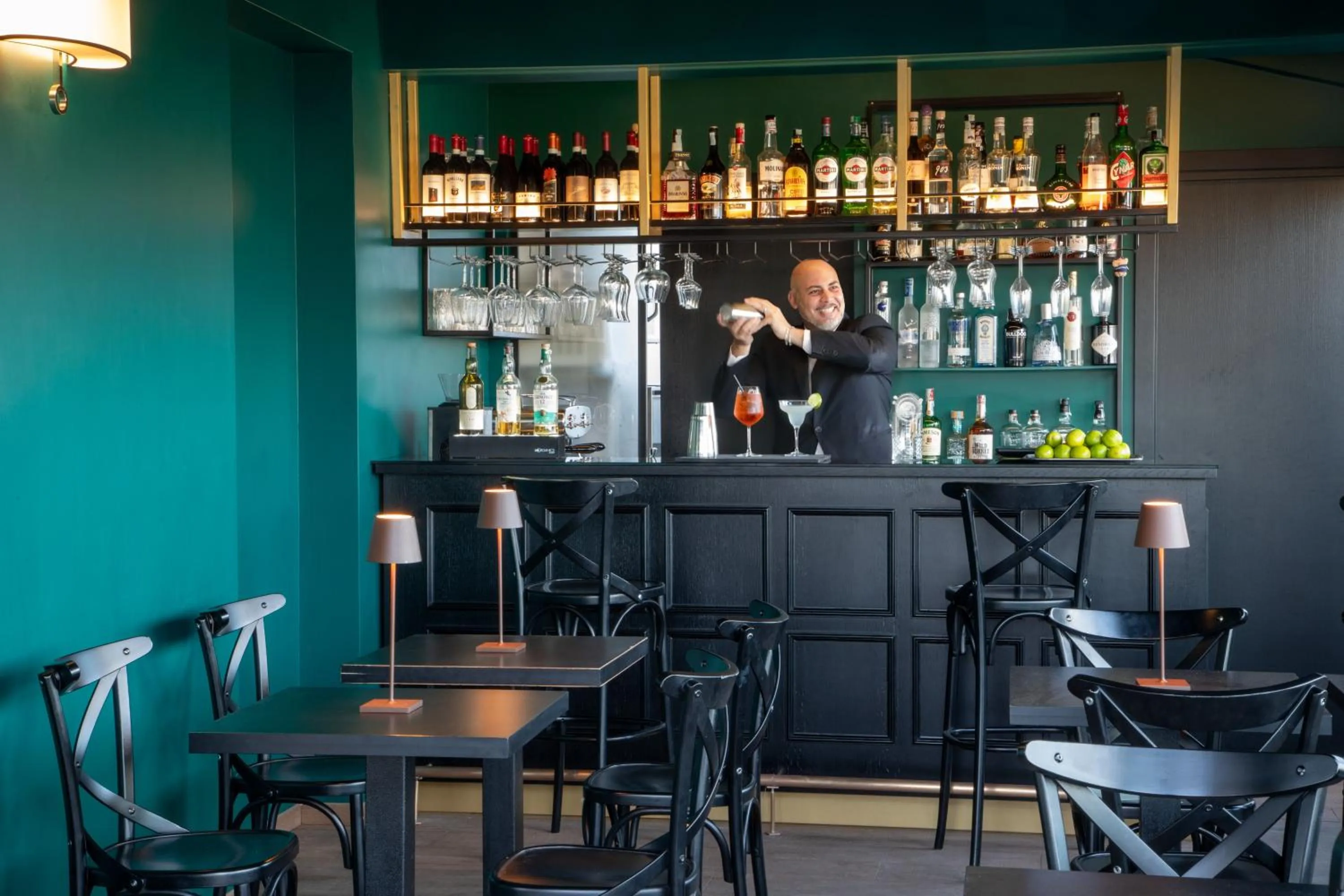 Lounge or bar in The Guardian