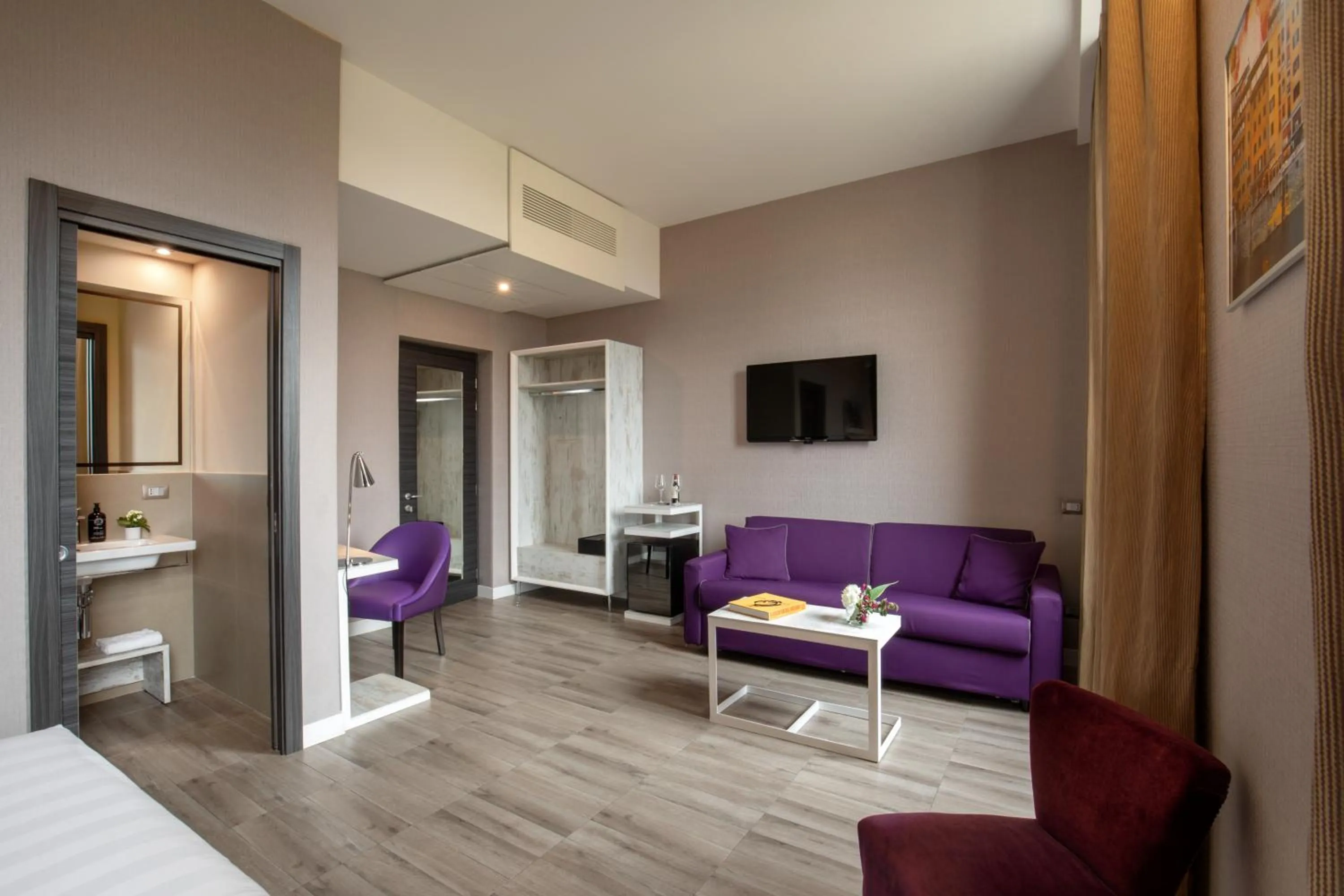 Photo of the whole room, Bed in The Guardian