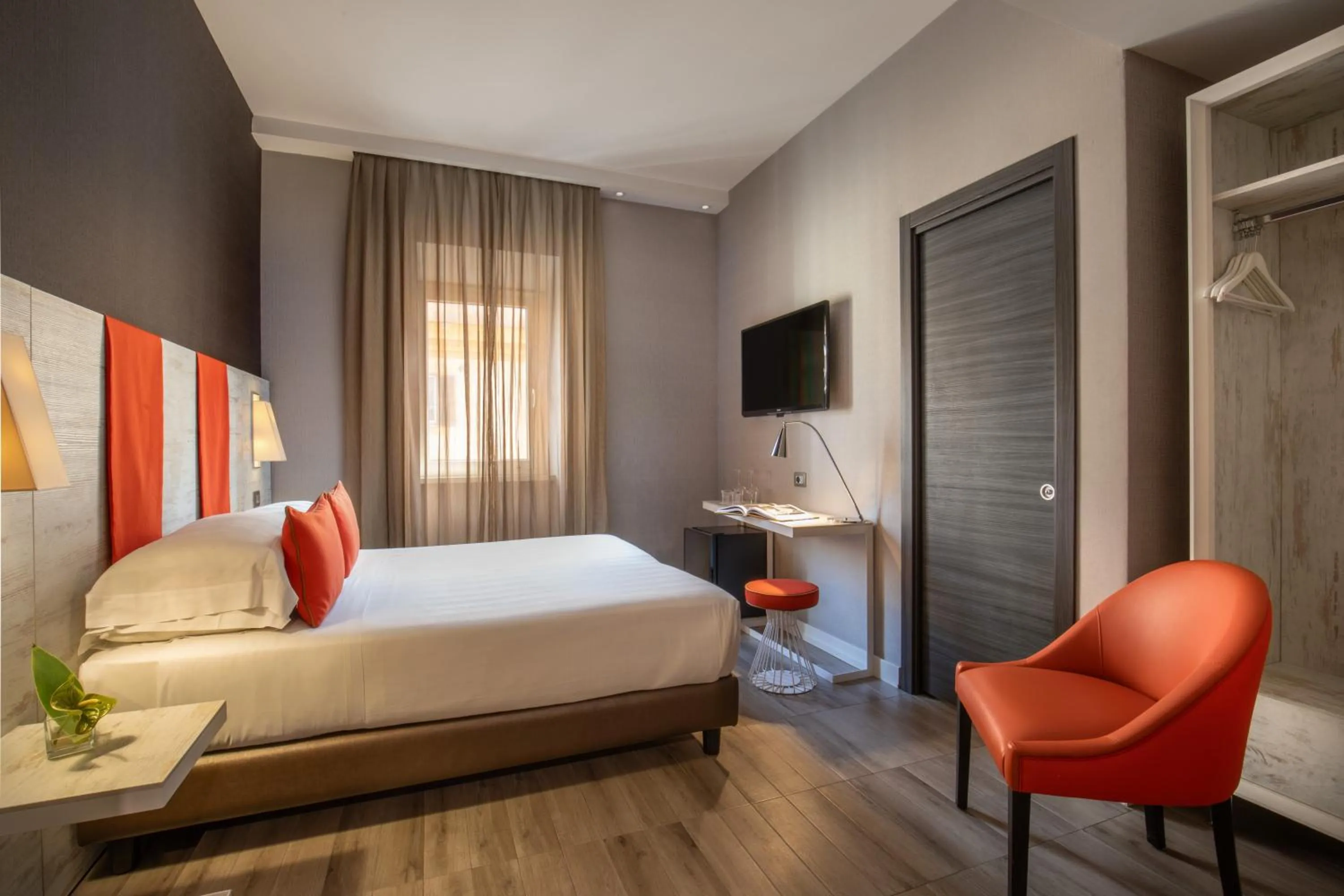 Bedroom, Bed in The Guardian