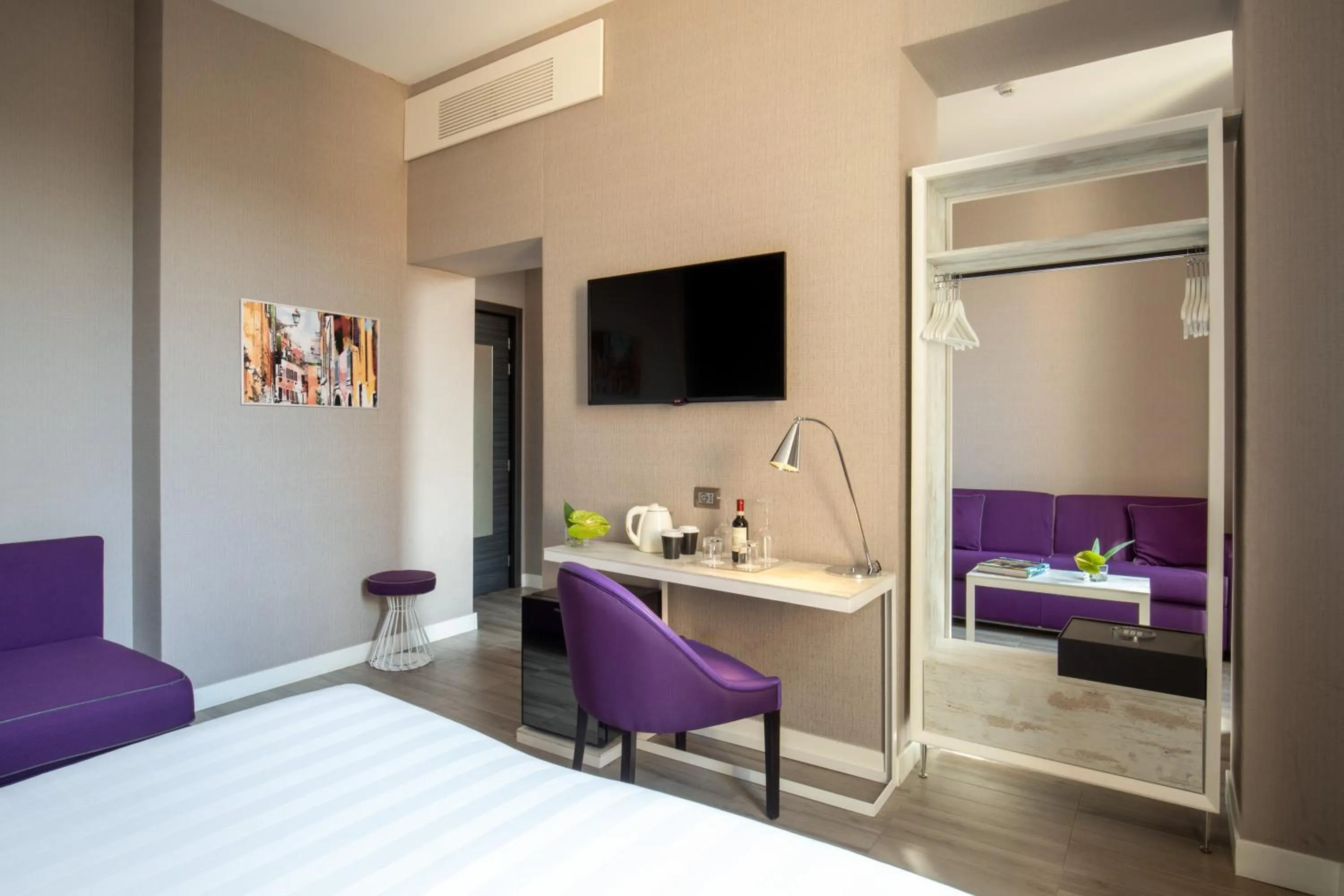 Bedroom, Bed in The Guardian