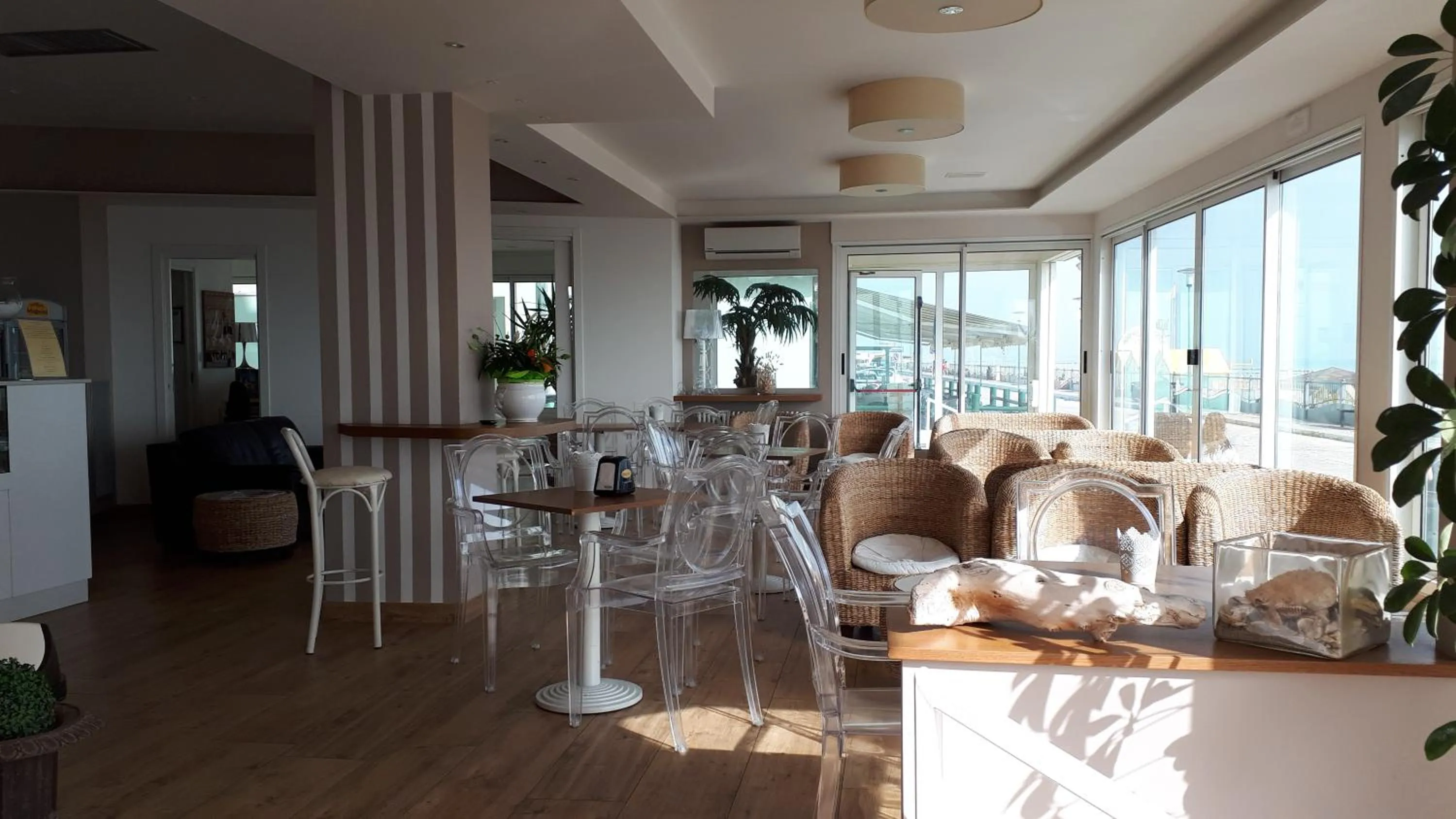 Lounge or bar in Hotel Oasi Ristorante Pizzeria