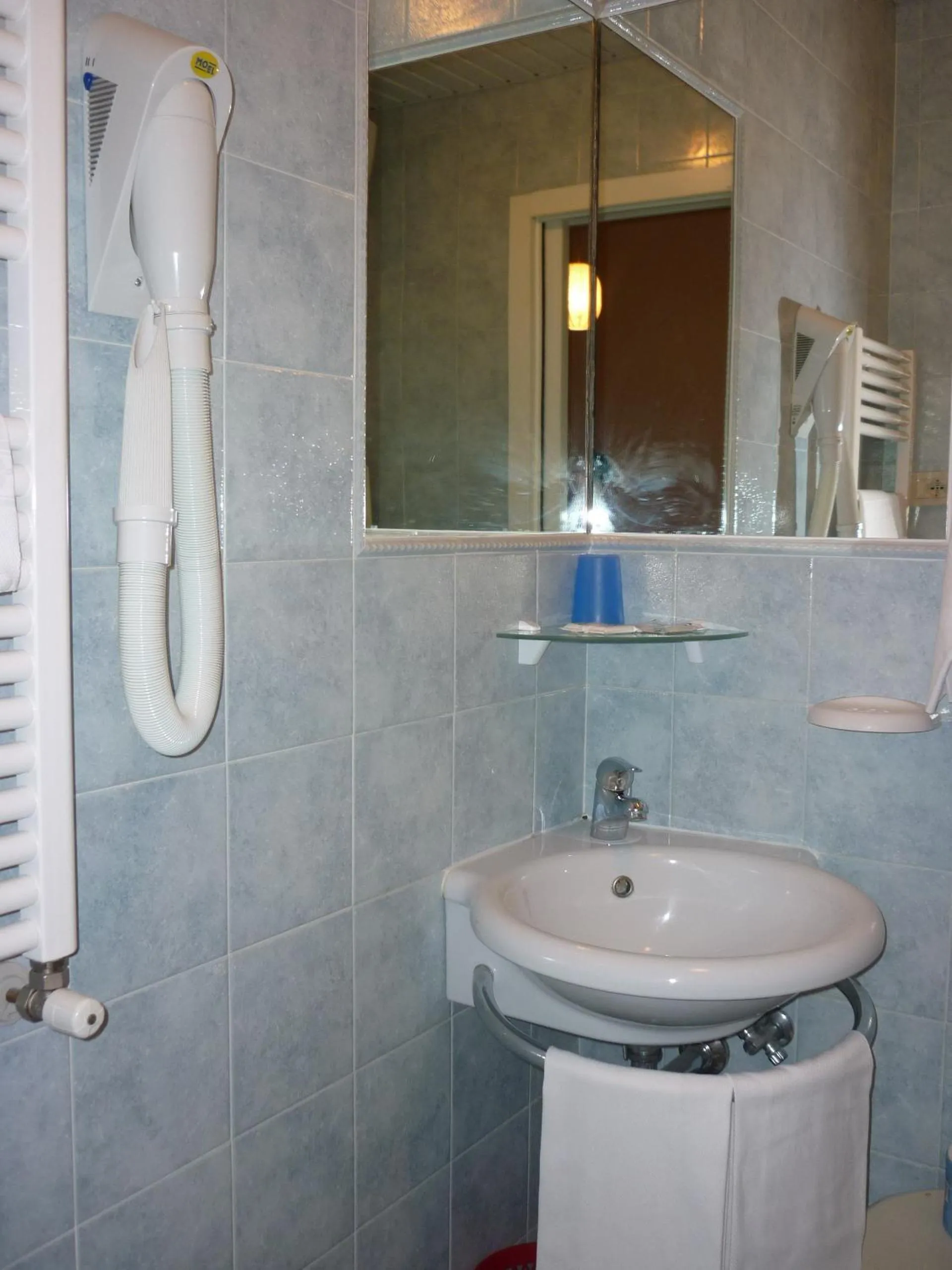 Bathroom in Hotel Oasi Ristorante Pizzeria